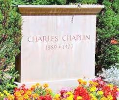 A Oona le pidieron un rescate de 600 mil dólares para recuperar el cuerpo de su marido, Charles Chaplin, muerto hacía pocos días