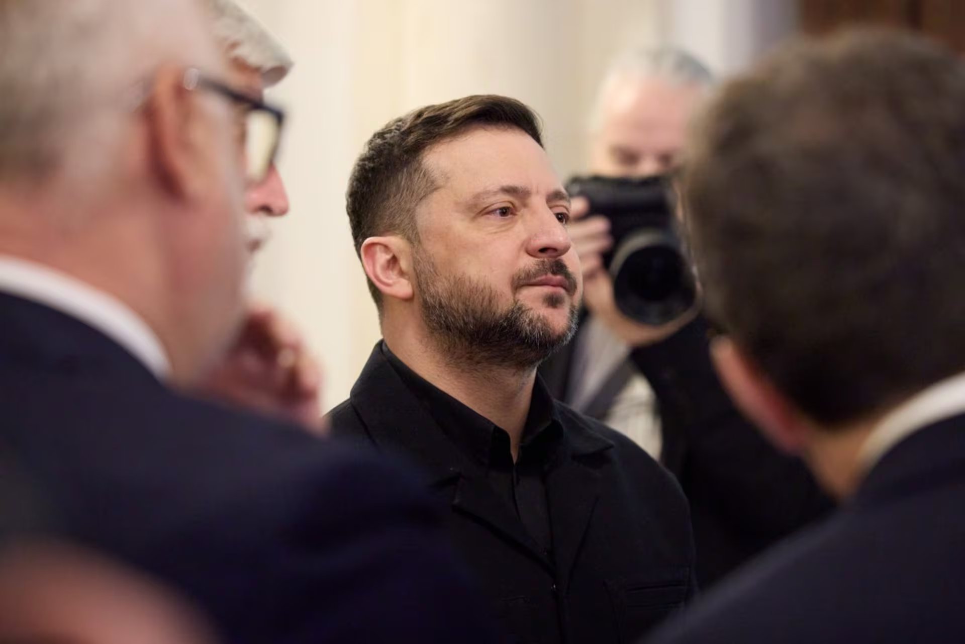 El presidente ucraniano Volodymyr Zelenskyy participa en la Cumbre de Bucarest en el Palacio Cotroceni en Bucarest, Rumania, el 13 de mayo de 2026 (Europa Press)