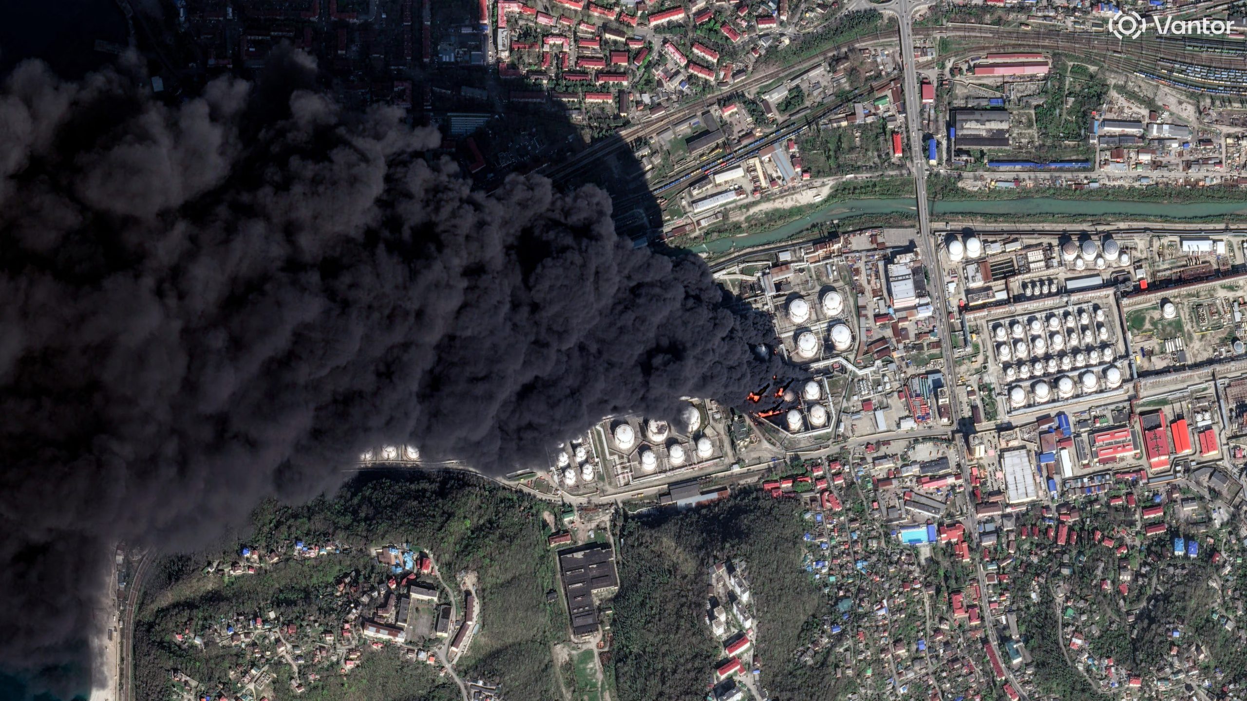 De acuerdo con fuentes oficiales, Tuapsé sufre ataques recurrentes con drones que han causado daños ambientales y afectado infraestructuras estratégicas del mar Negro. (REUTERS/ARCHIVO)