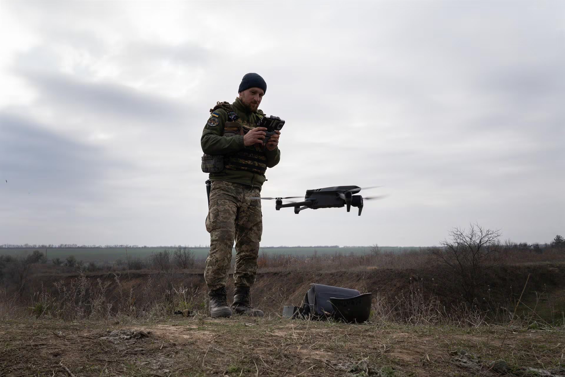 Durante la noche, el Ministerio de Defensa de Rusia interceptó 140 drones ucranianos sobre siete regiones y la península de Crimea, incluyendo los mares Negro y Azov. (EUROPA PRESS/ARCHIVO)