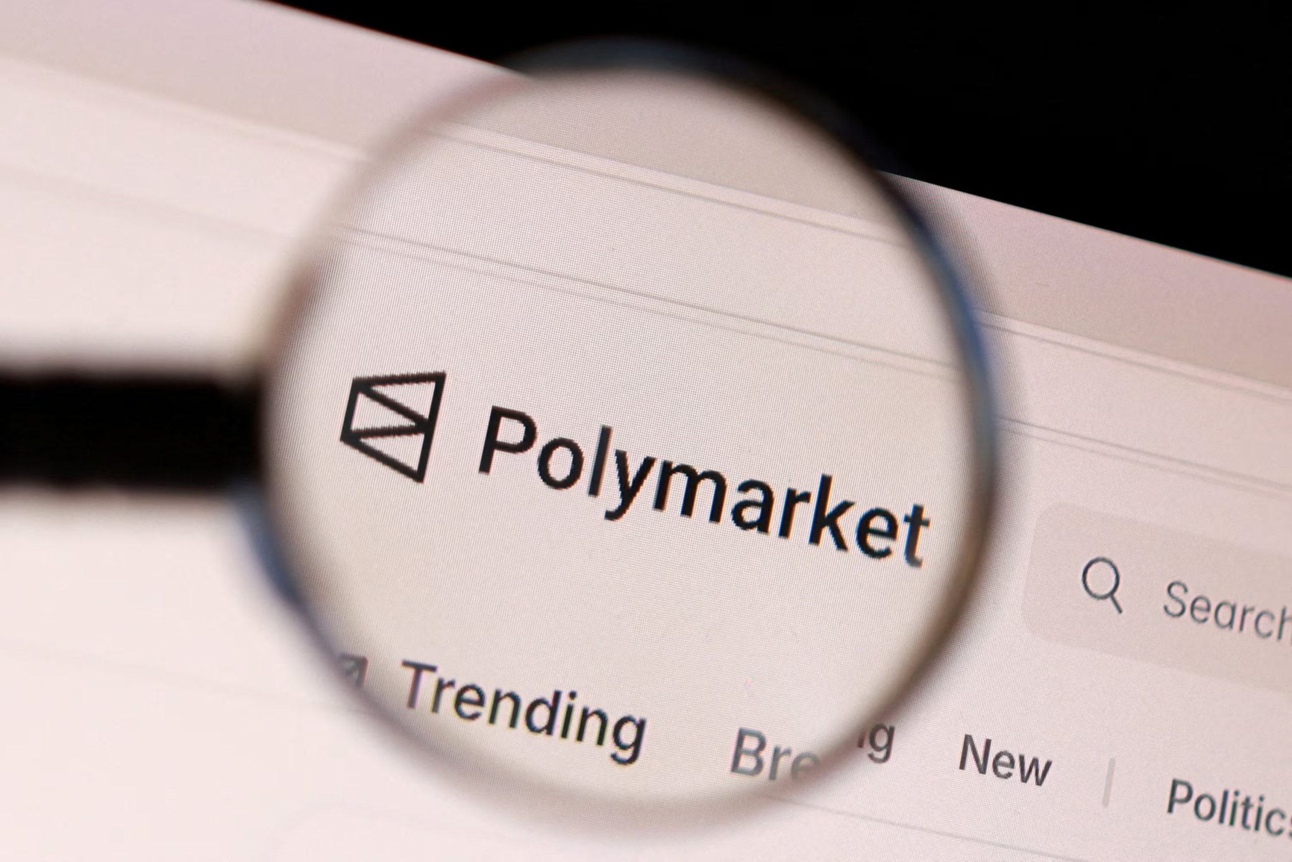 Polymarket permite apostar dinero en predicciones sobre diferentes eventos. REUTERS/Dado Ruvic/Illustration/File Photo
