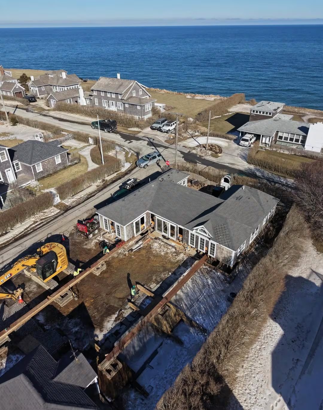 El programa Demolition Delay Bylaw permite conservar viviendas históricas en Nantucket mediante la reubicación (Instagram: @toscanacorporation).