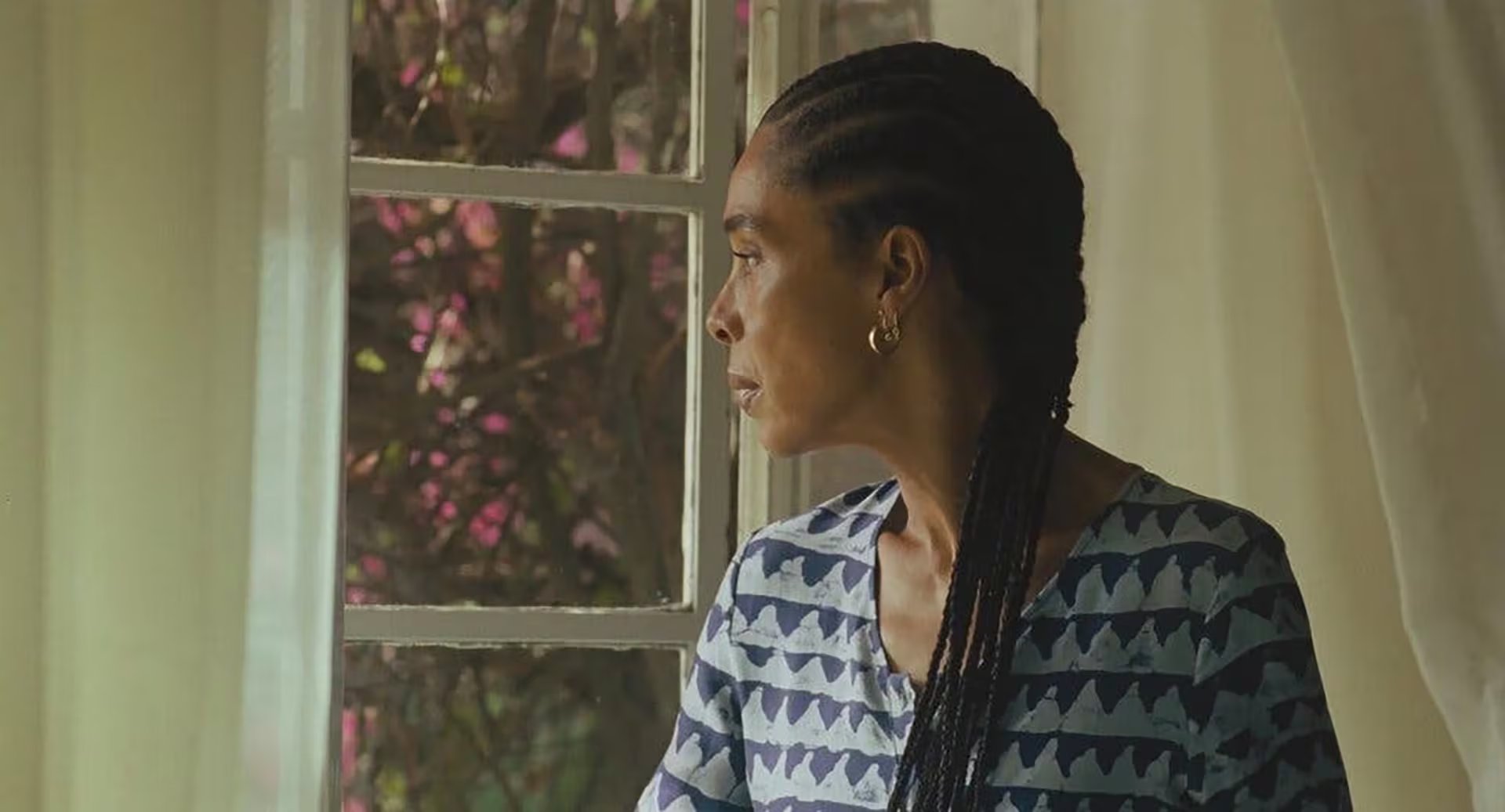 “Clarissa” es una adaptación audaz y desgarradora de “La señora Dalloway” de Virginia Woolf, ambientada íntegramente en Nigeria