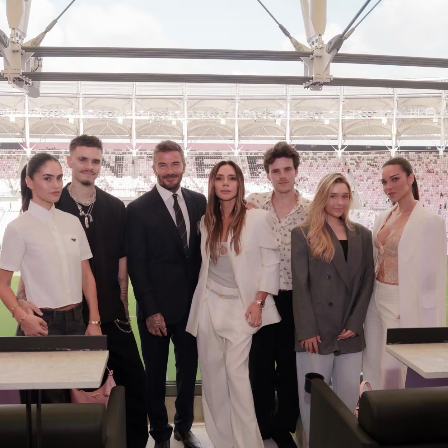 El vínculo entre madre e hija se fortaleció frente a los desafíos cutáneos. (Instagram /victoriabeckham)