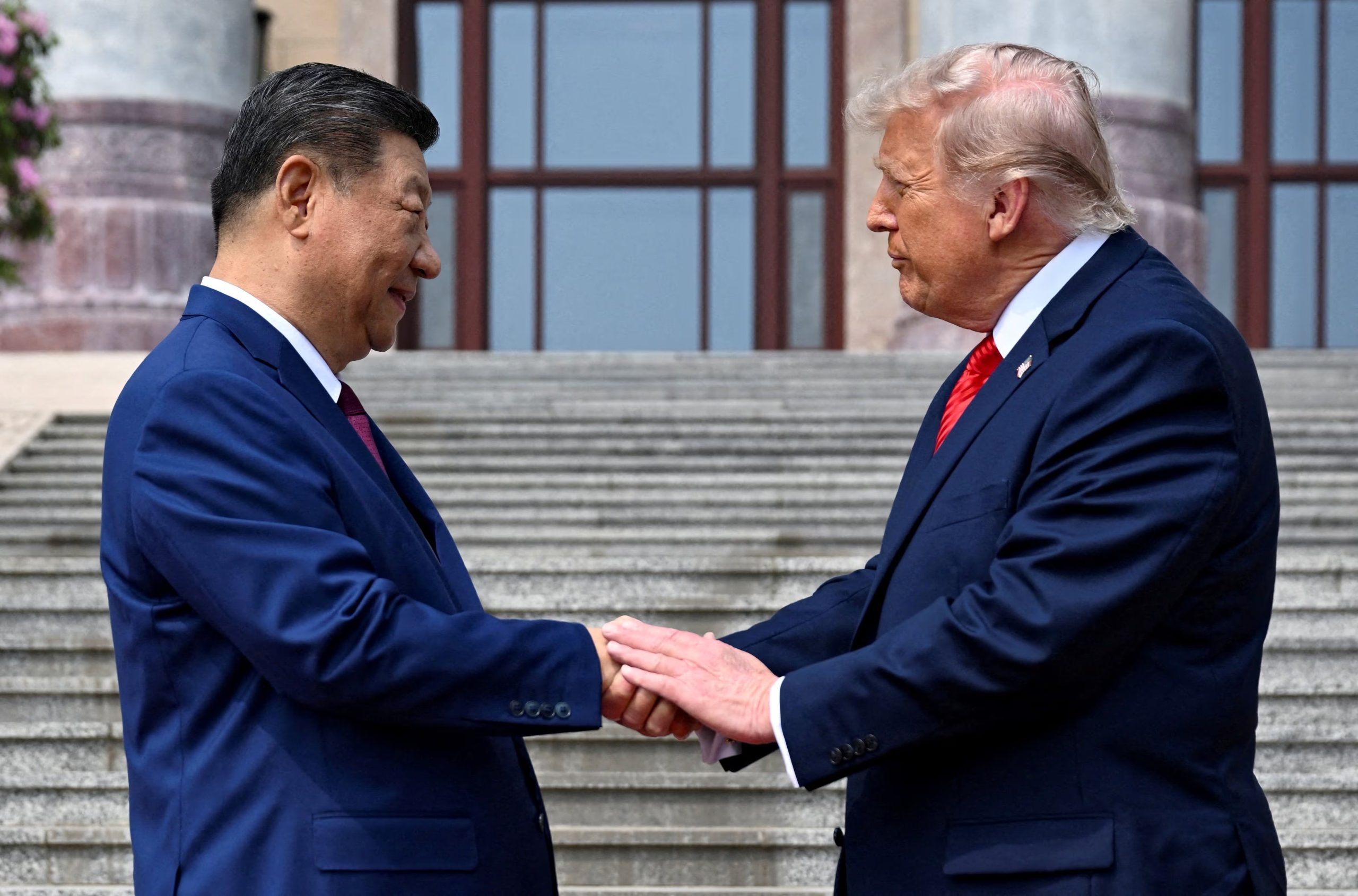 El saludo entre Xi Jinping y Donald Trump el pasado 14 de mayo (Kenny Holston/Pool via REUTERS)
