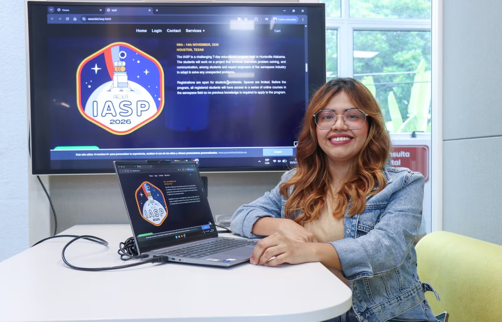 Ariel Torres, estudiante de Ingeniería Mecánica de la Universidad de El Salvador (UES), quien fue seleccionada para despegar rumbo al International Air and Space Program (IASP) 2026 de laAdministración Nacional de Aeronáutica y el Espacio(NASA), en Estados Unidos.