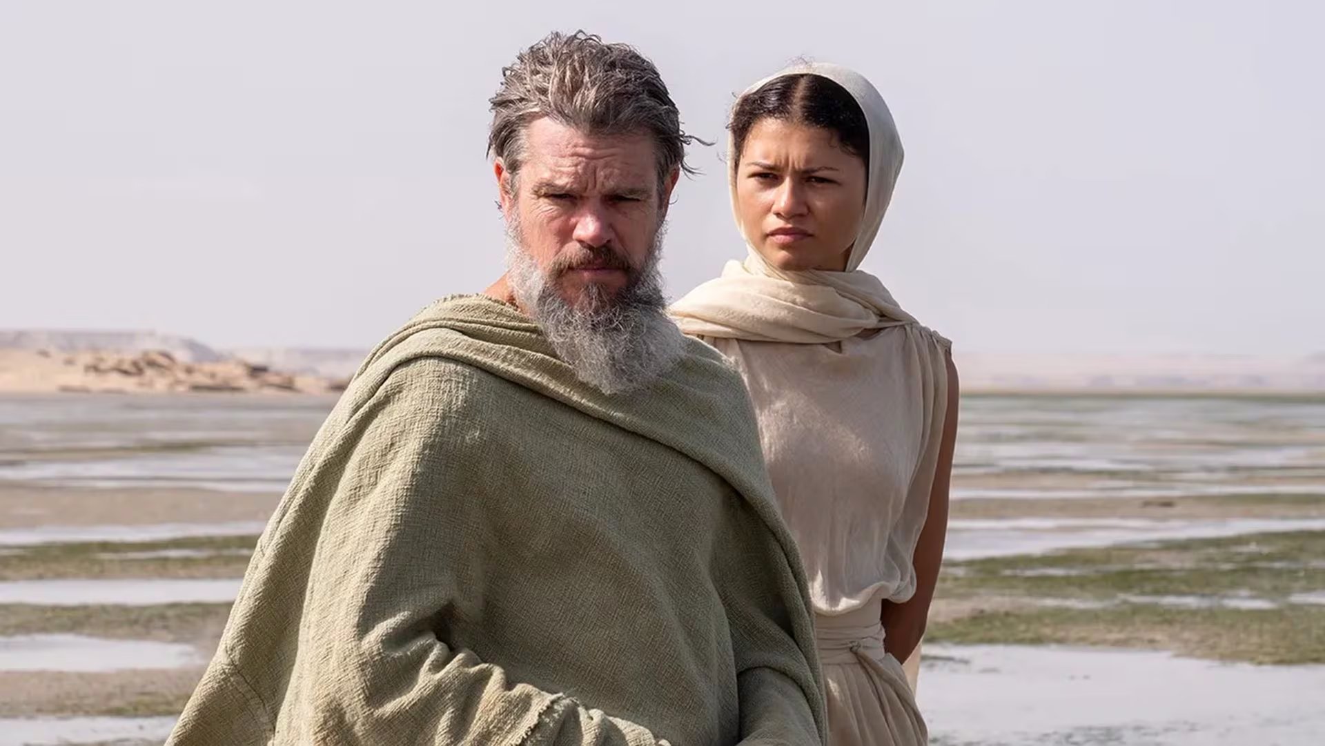 Matt Damon y Zendaya, que encarna a la diosa Atenea, en 'La Odisea', de Christopher Nolan (Universal Pictures)