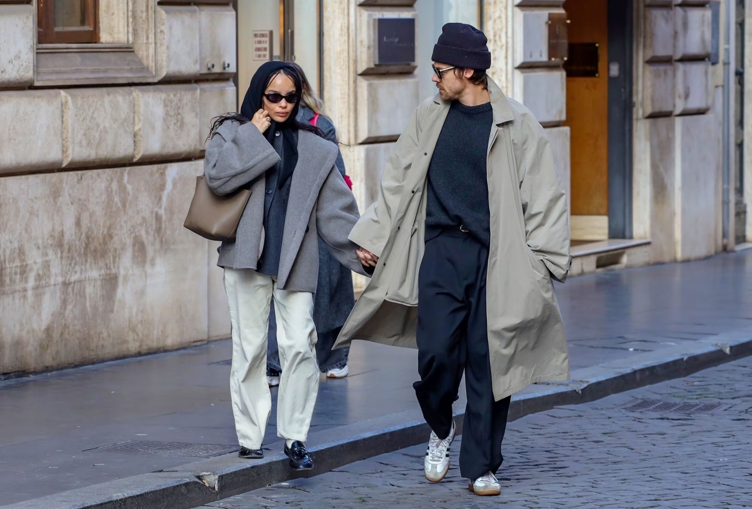 Una fuente afirmó que Harry Styles está completamente enamorado de Zoë Kravitz. (The Grosby Group)