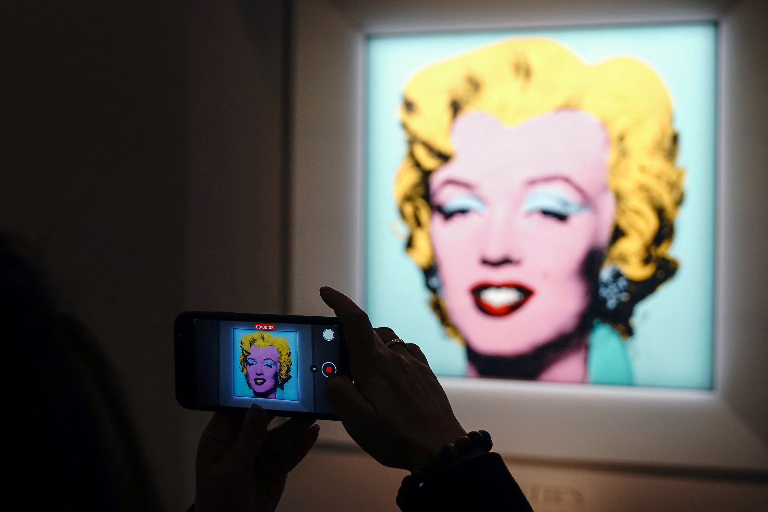 La construcción consciente de imagen convierte la moda en una herramienta de autonomía y reinvención profesional /REUTERS/Carlo Allegri