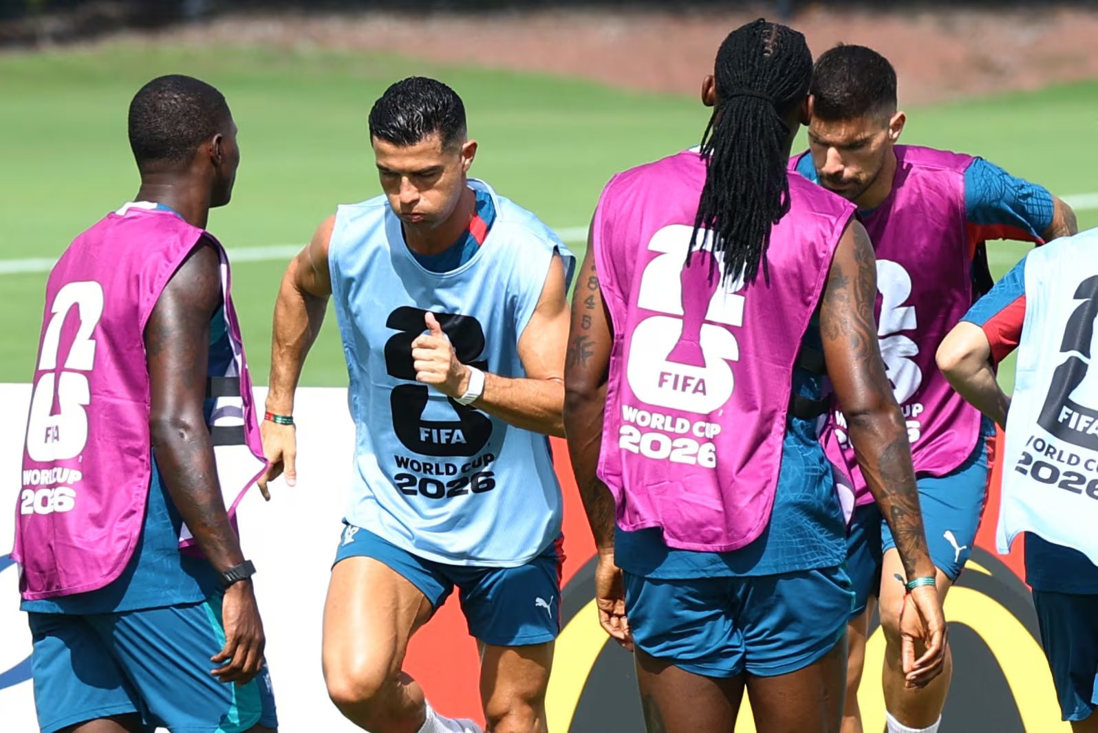 Portugal quiere comenzar con pie derecho la competición y es liderada por Cristiano Ronaldo. (Foto: REUTERS/Marco Bello)