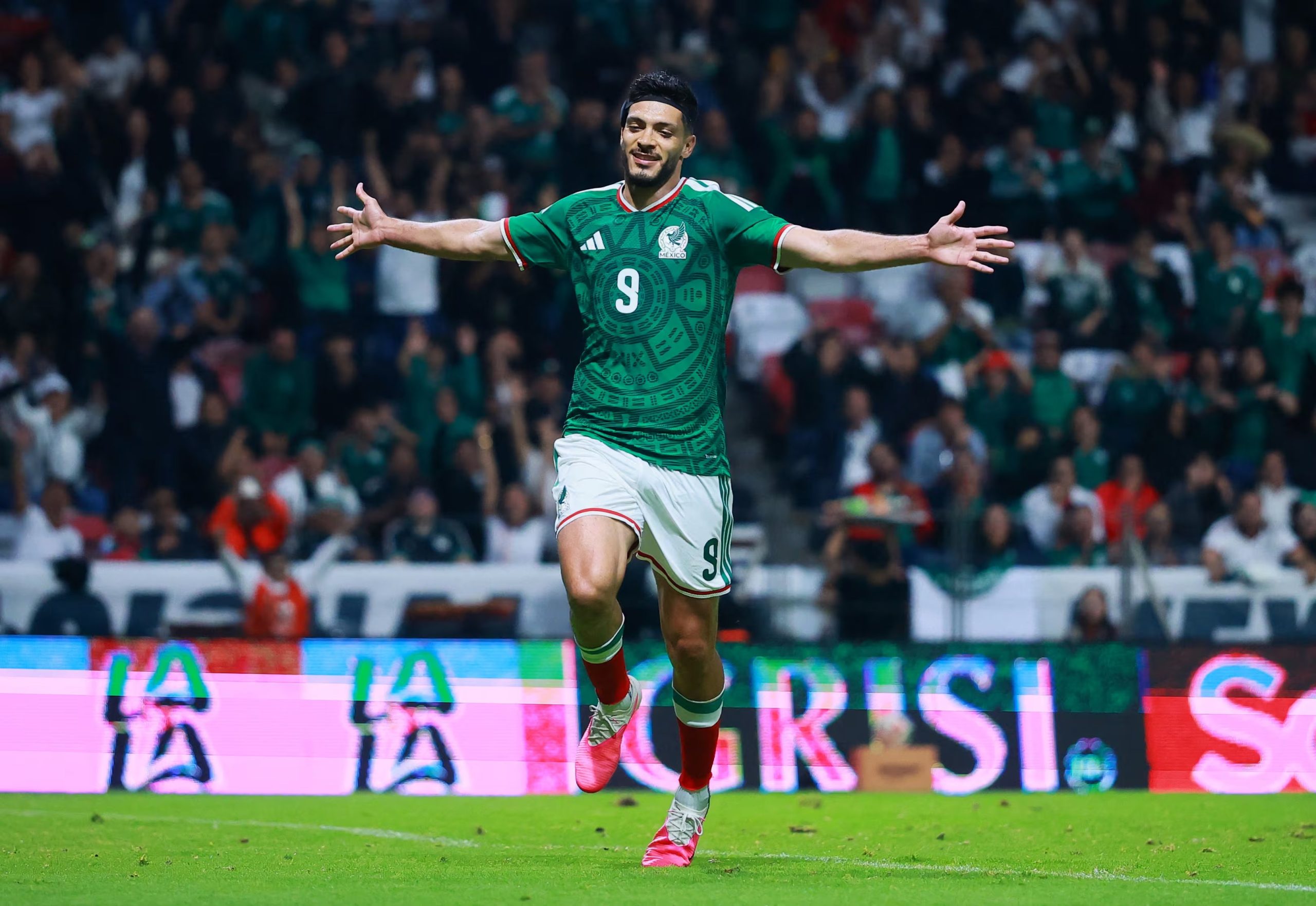 Raúl Jiménez es una de las armas del ataque en la selección de México para el Mundial 2026. - créditos: REUTERS/Eloisa Sanchez