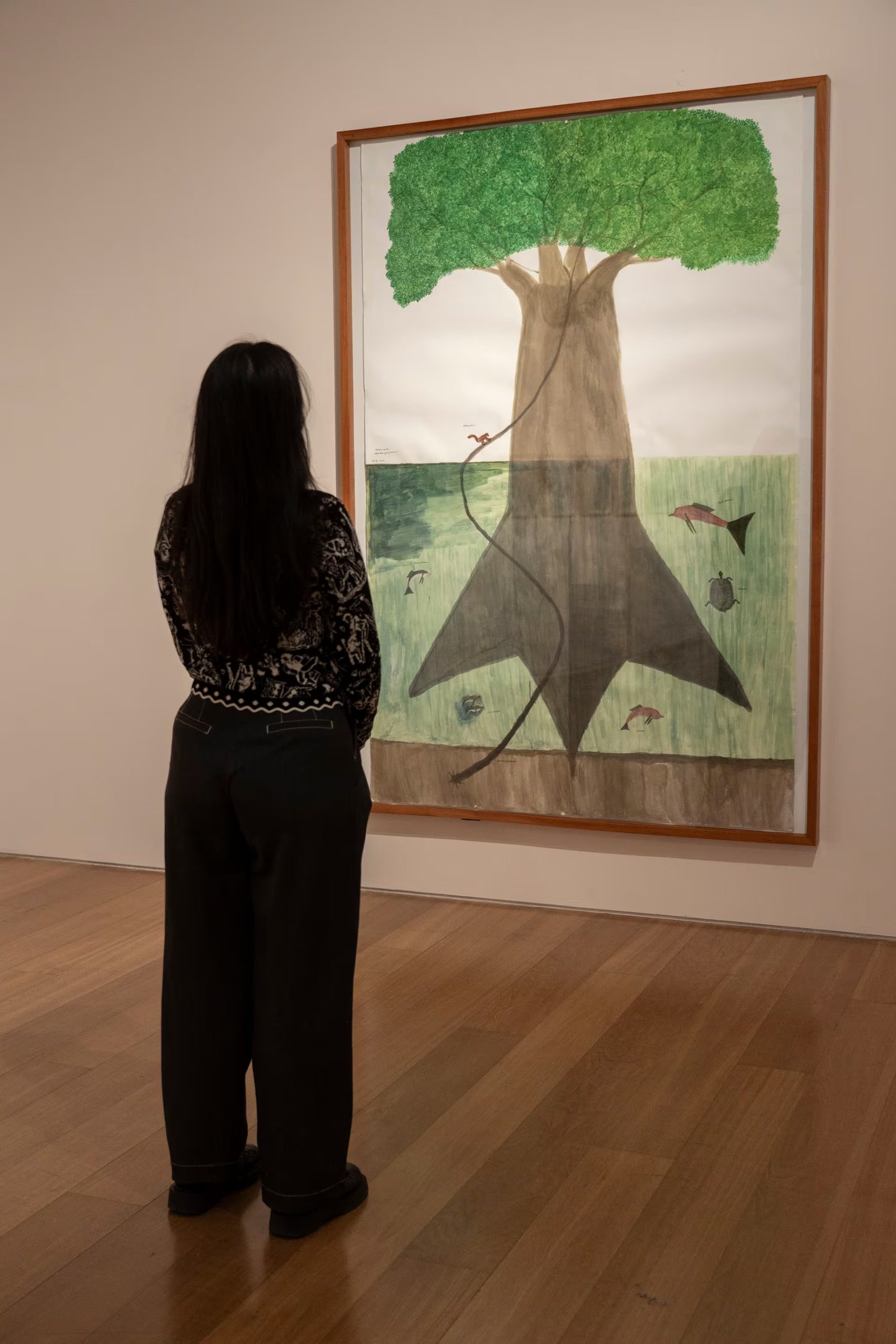 La exhibición “El árbol de la vida y la abundancia” presenta más de 50 obras