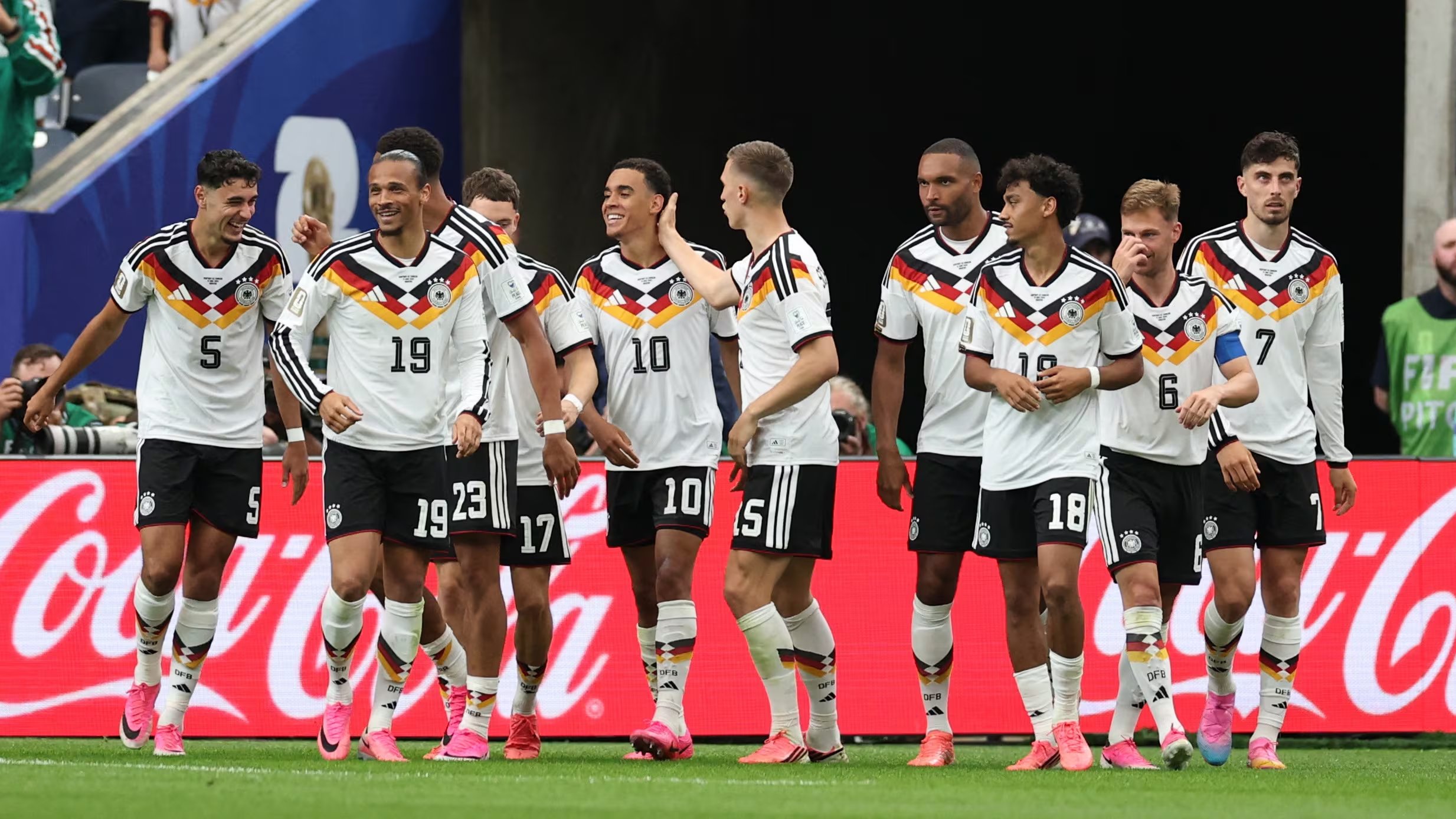 Los jugadores de Alemania celebrando un gol (REUTERS/Phil Noble)