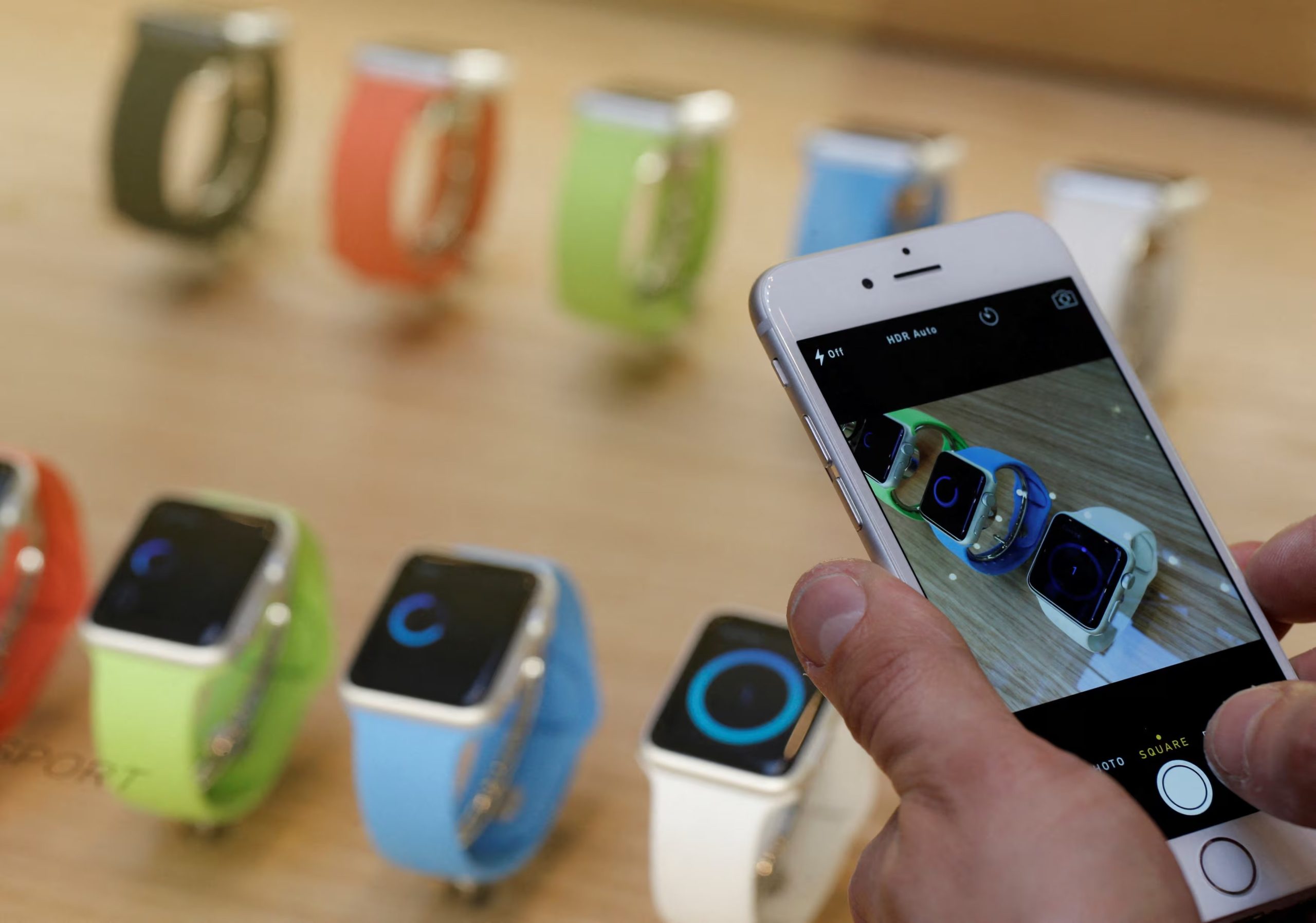 watchOS 27 tendrá la nueva Siri de Apple, por lo que solo sus más recientes generaciones recibirán esta actualización. REUTERS/Christian Hartmann/File Photo