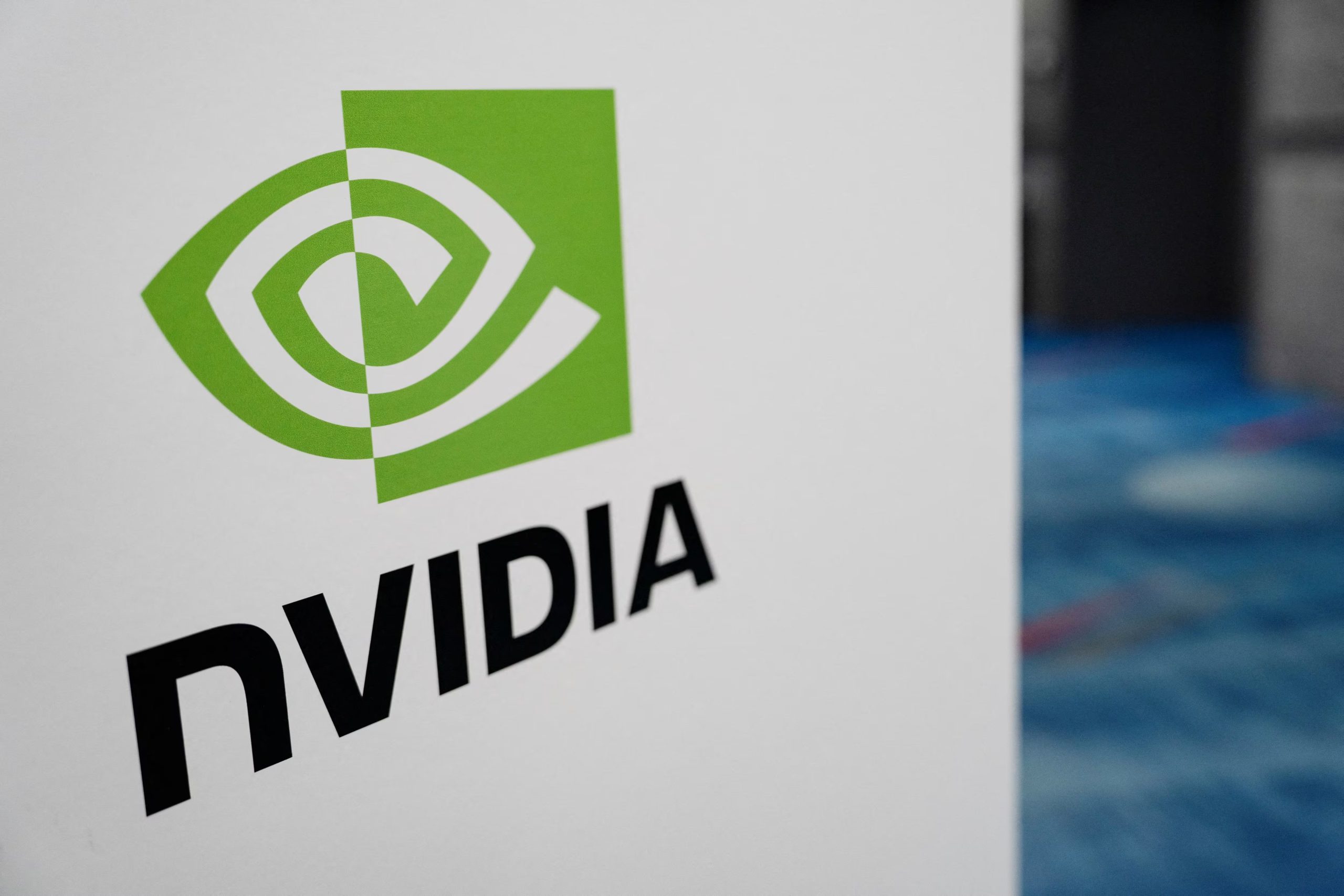 Apple utilizaría los procesadores Blackwell B200 de Nvidia para su nube de IA. REUTERS/Danielle Villasana