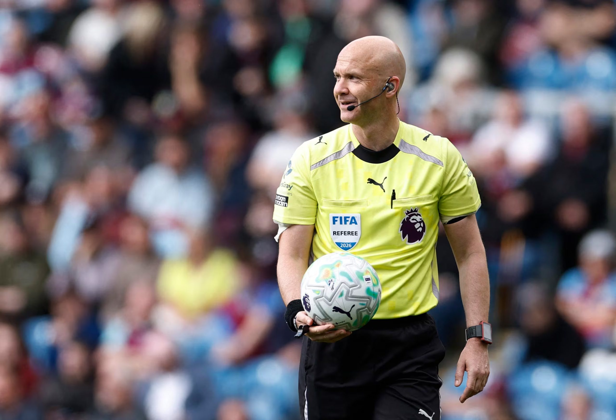 Anthony Taylor ha arbitrado más de 800 partidos como profesional en su carrera - crédito Jason Cairnduff/Reuters