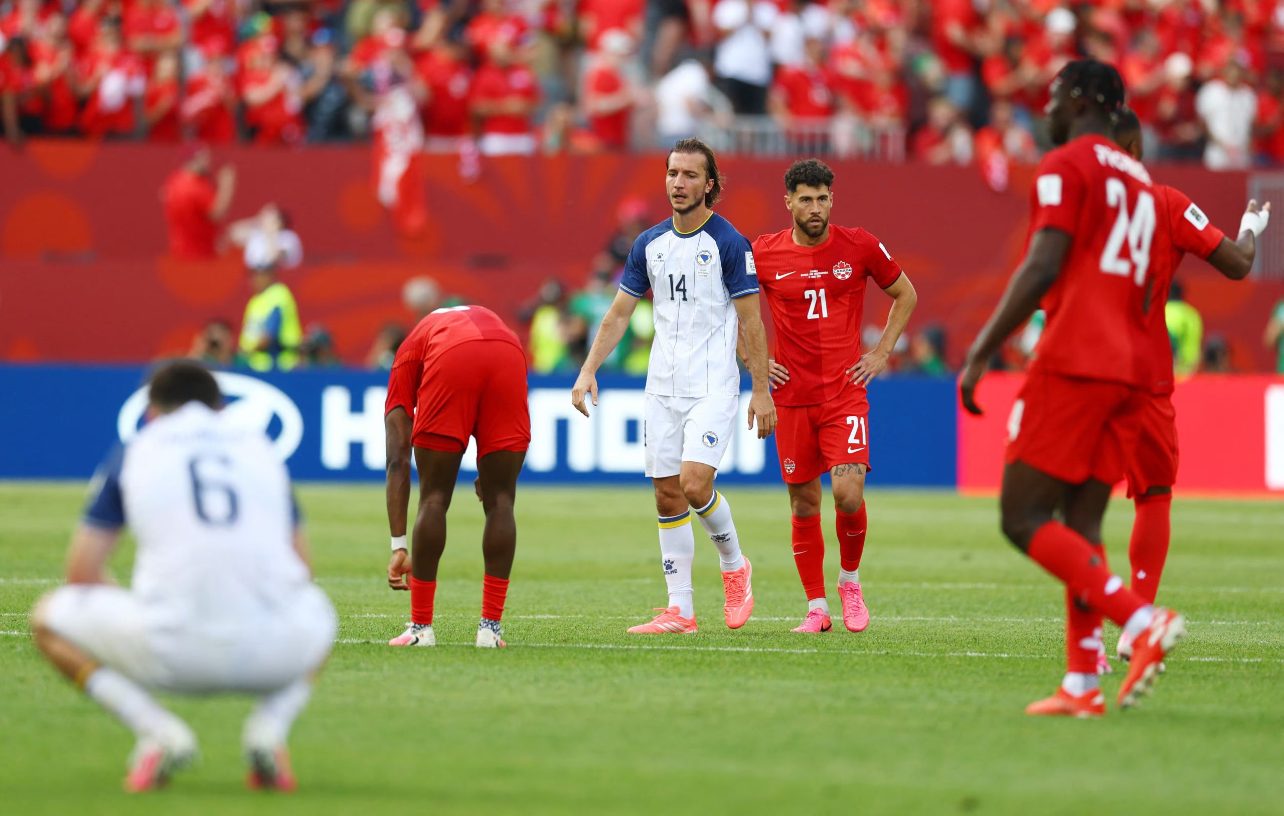 Canadá empató contra Bosnia y continúa sin ganar en una Copa del Mundo (REUTERS/Claudia Greco)