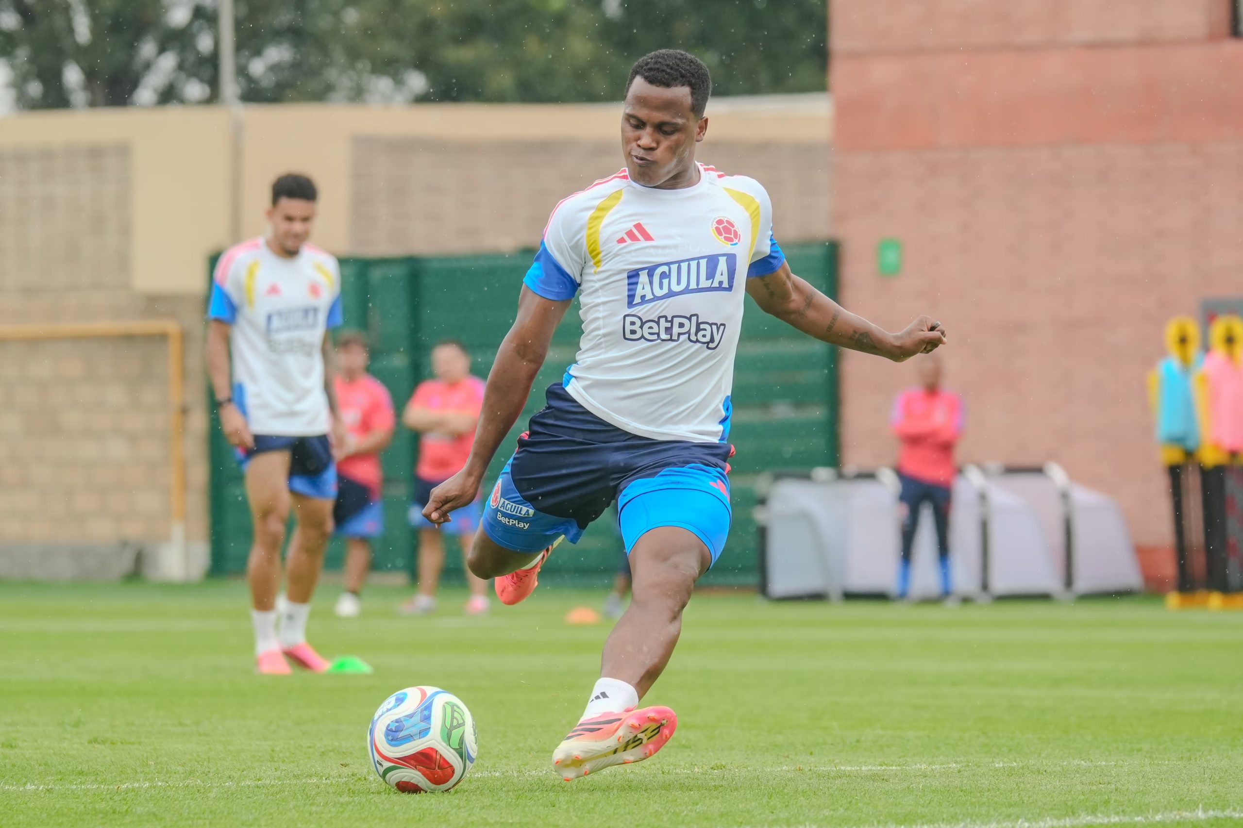 Jhon Arias es uno de los jugadores de la selección Colombia que inició las prácticas en Guadalajara - crédito FCF