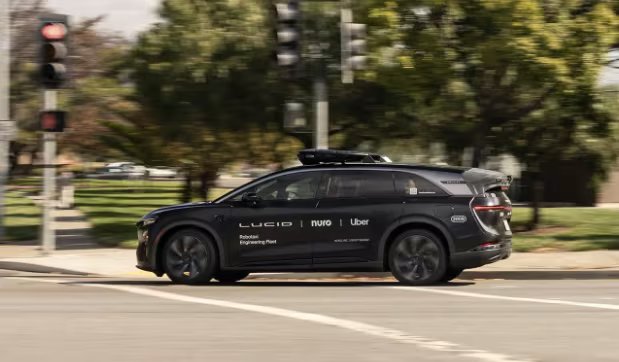 Uber apuesta por los robotaxis y empezará sus pruebas en Houston. (Lucid)