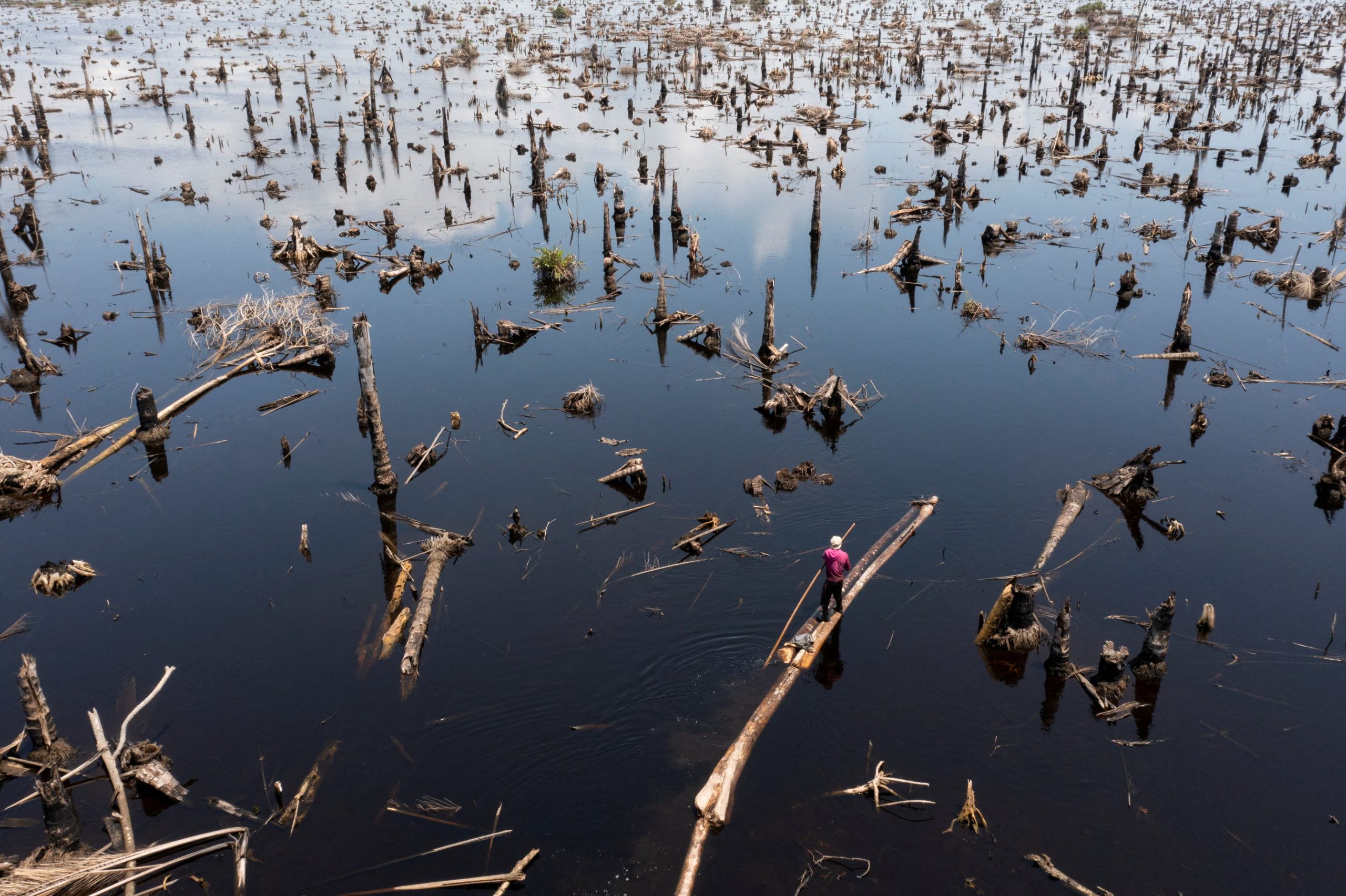 El 15 de febrero de 2019, vecinos la despertaron cuando el agua cubría edificios cercanos a la costa en esta ciudad del estado nigeriano de Ondo - REUTERS/Nyancho NwaNri/File Photo 