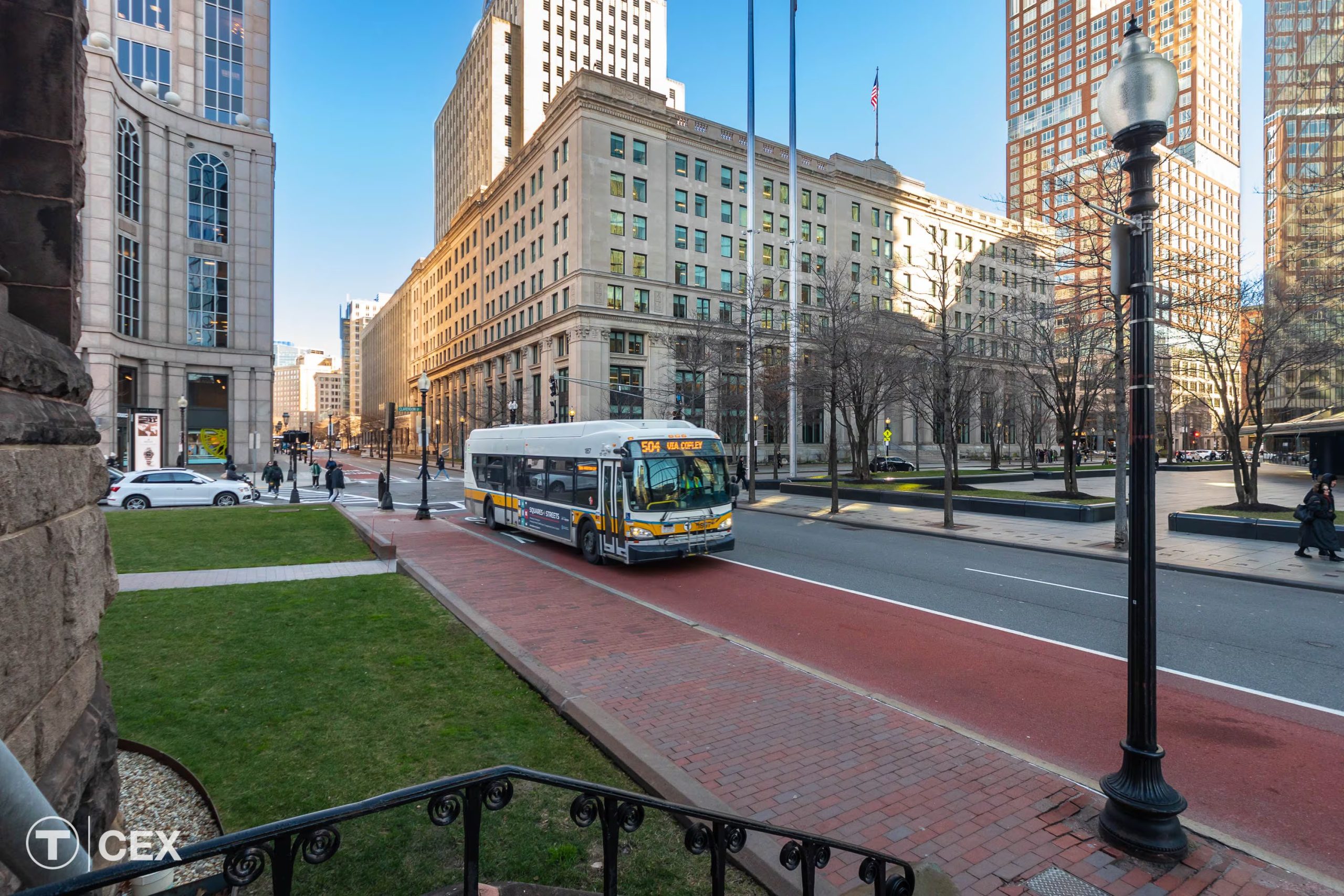 La MBTA aplicó cambios en líneas ferroviarias con trayectos reducidos y autobuses lanzadera por la demanda hacia Foxborough (X@MBTA)