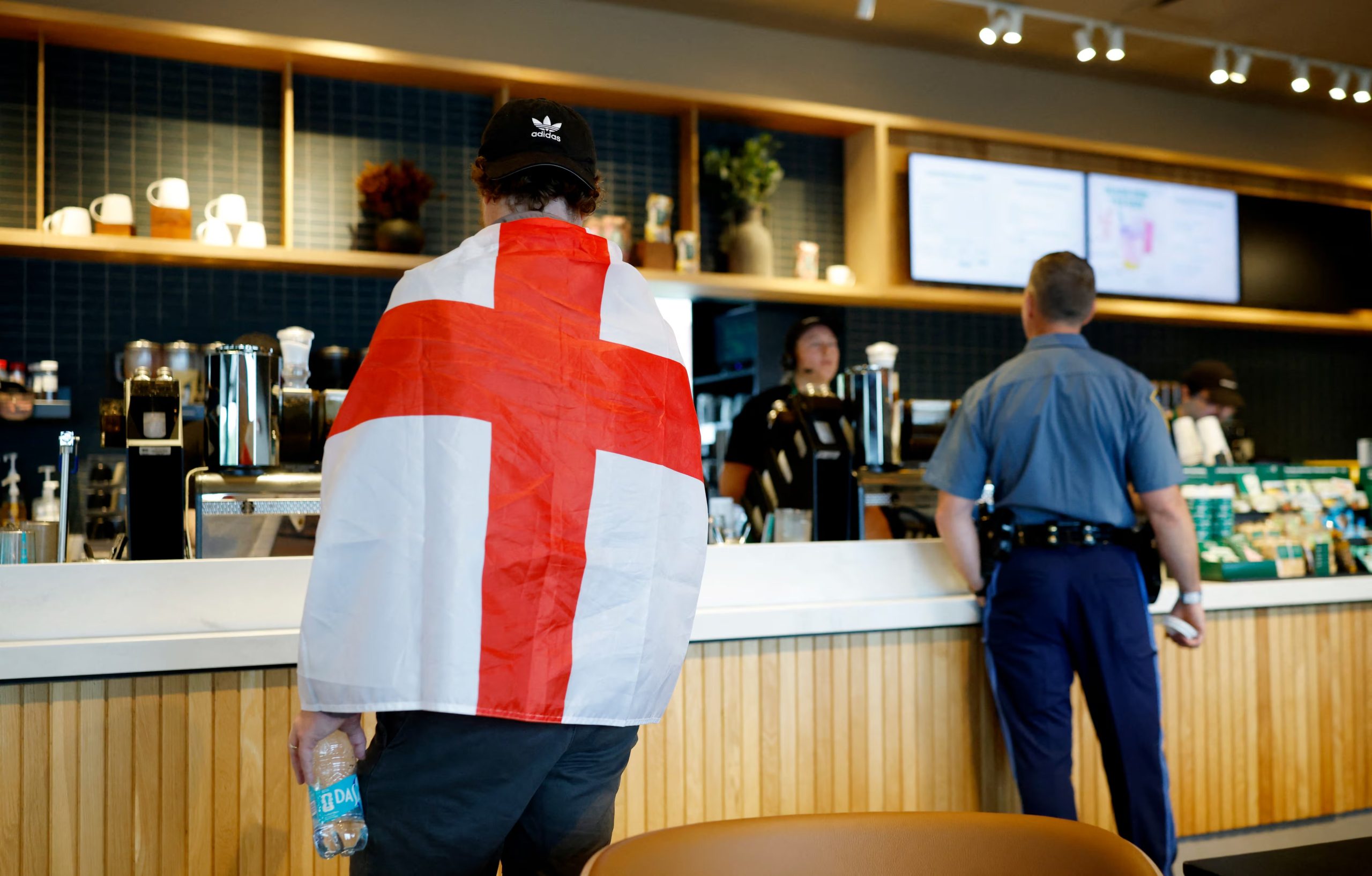 La llegada de hinchas del Mundial alteró la rutina en Boston y llevó al bar The Dubliner a cerrar por un día (REUTERS/Brian Snyder)