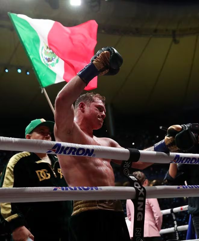 Canelo derrotó por decisión unánime al británico John Ryder en Guadalajara. Reuters/Henry Romero