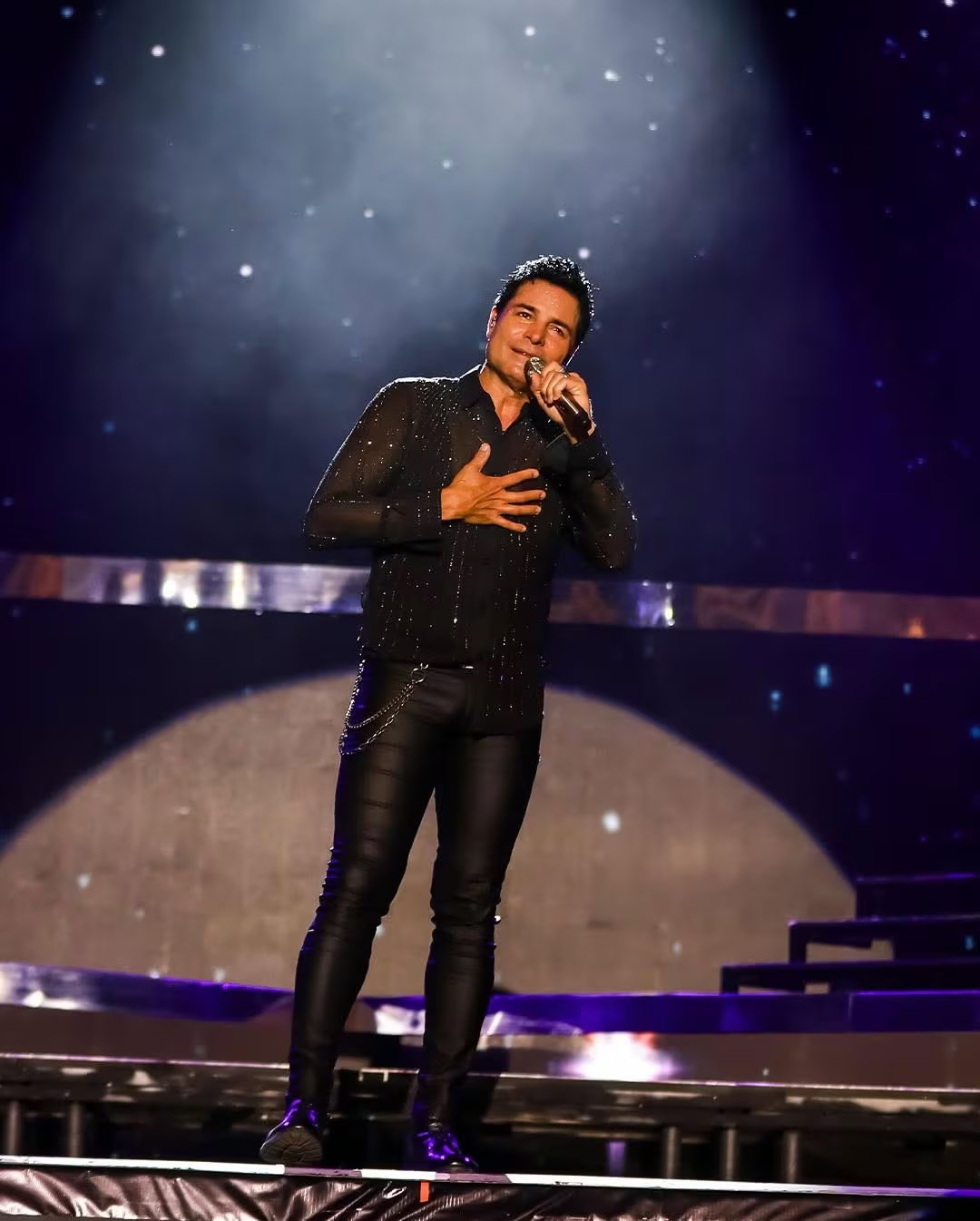 Actualmente, Chayanne recorre América Latina con su gira Bailemos Otra Vez Tour 2026, aunque aún no hay confirmación de una fecha en Colombia - crédito @chayanne/Instagram