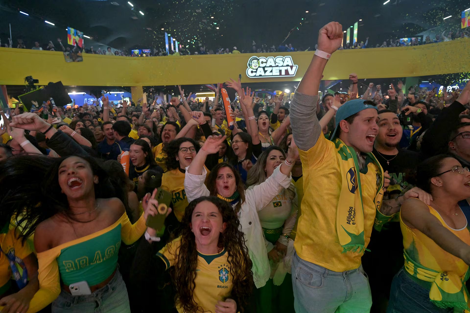 El canal de YouTube CazéTV transmite en Brasil los 104 partidos de la Copa del Mundo, con 49 en exclusiva y acceso gratuito