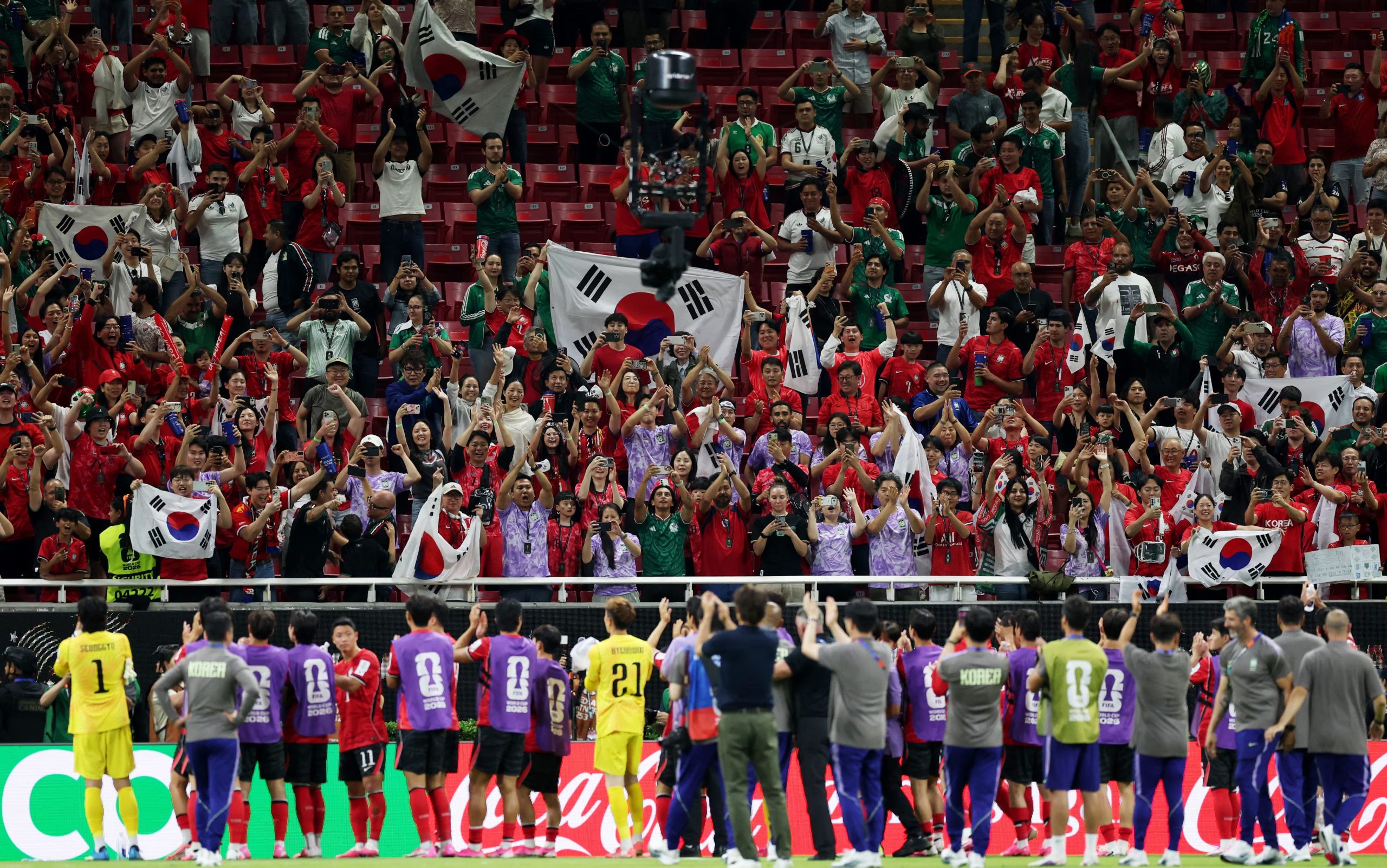 Corea va con su público tras vencer a Chequia en su debut mundialista. REUTERS/Paul Childs
