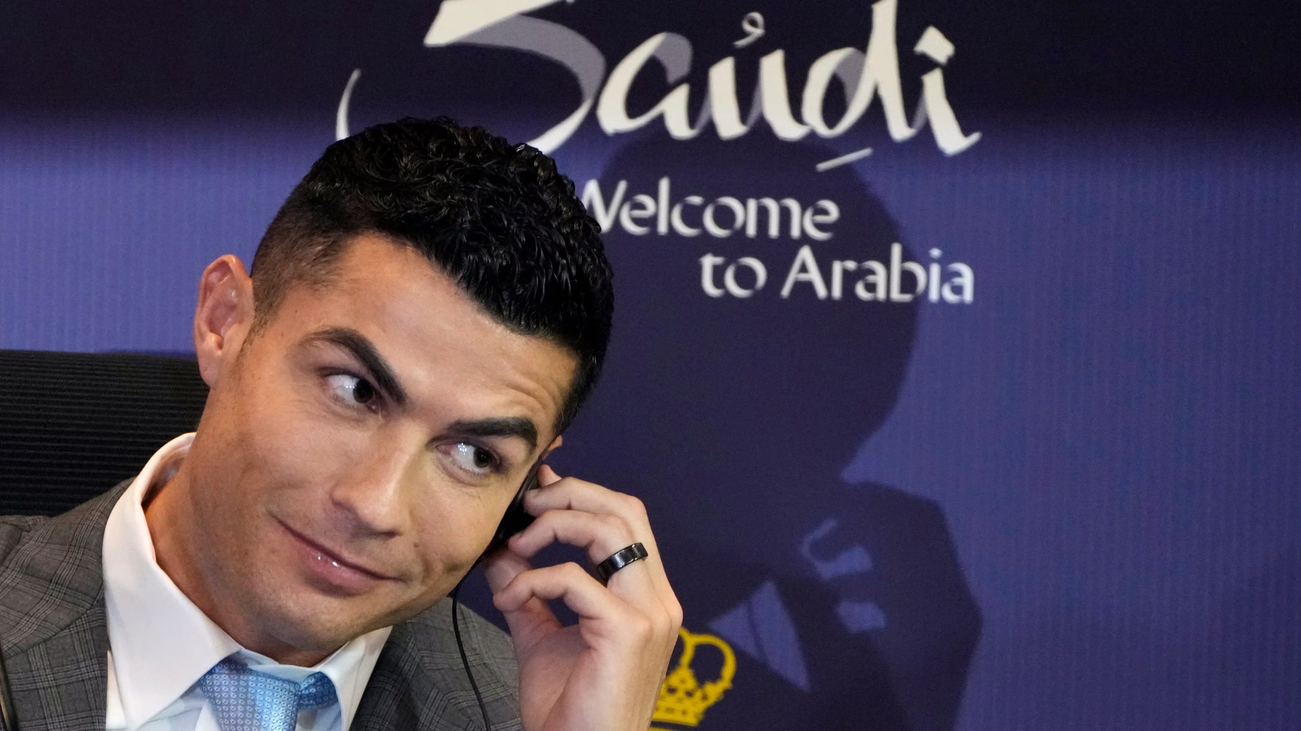 Tras su salida del Manchester United, el portugués firma en Arabia Saudita un vínculo valuado en más de USD 200 millones anuales (AP Foto/Amr Nabil, archivo)