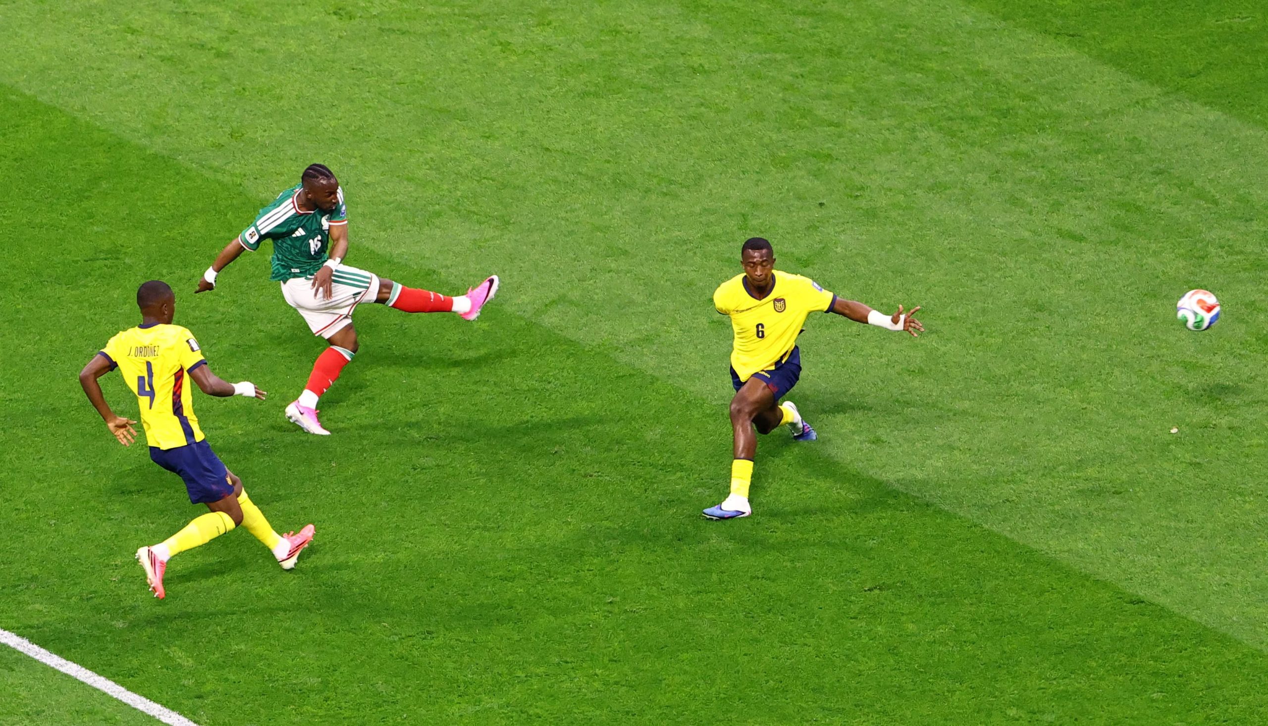 Soccer Football - FIFA World Cup 2026 - Round of 32 - Mexico v Ecuador - Estadio Azteca, Mexico City, Mexico - June 30, 2026 Mexico's Julian Quinones scores their first goal REUTERS/Henry Romero