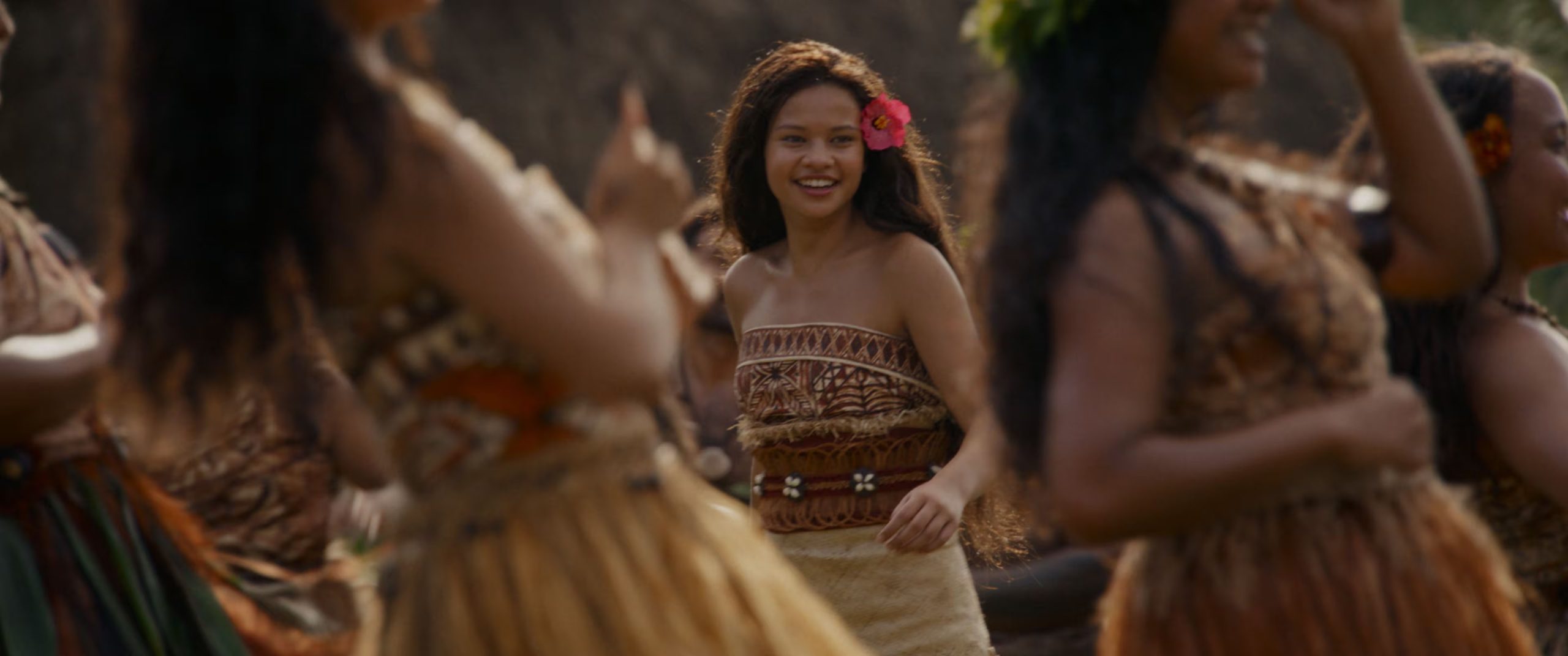 La producción de Moana en acción real reemplazó los efectos digitales por prótesis y vestuarios reales para reforzar la autenticidad visual y cultural. (Disney)