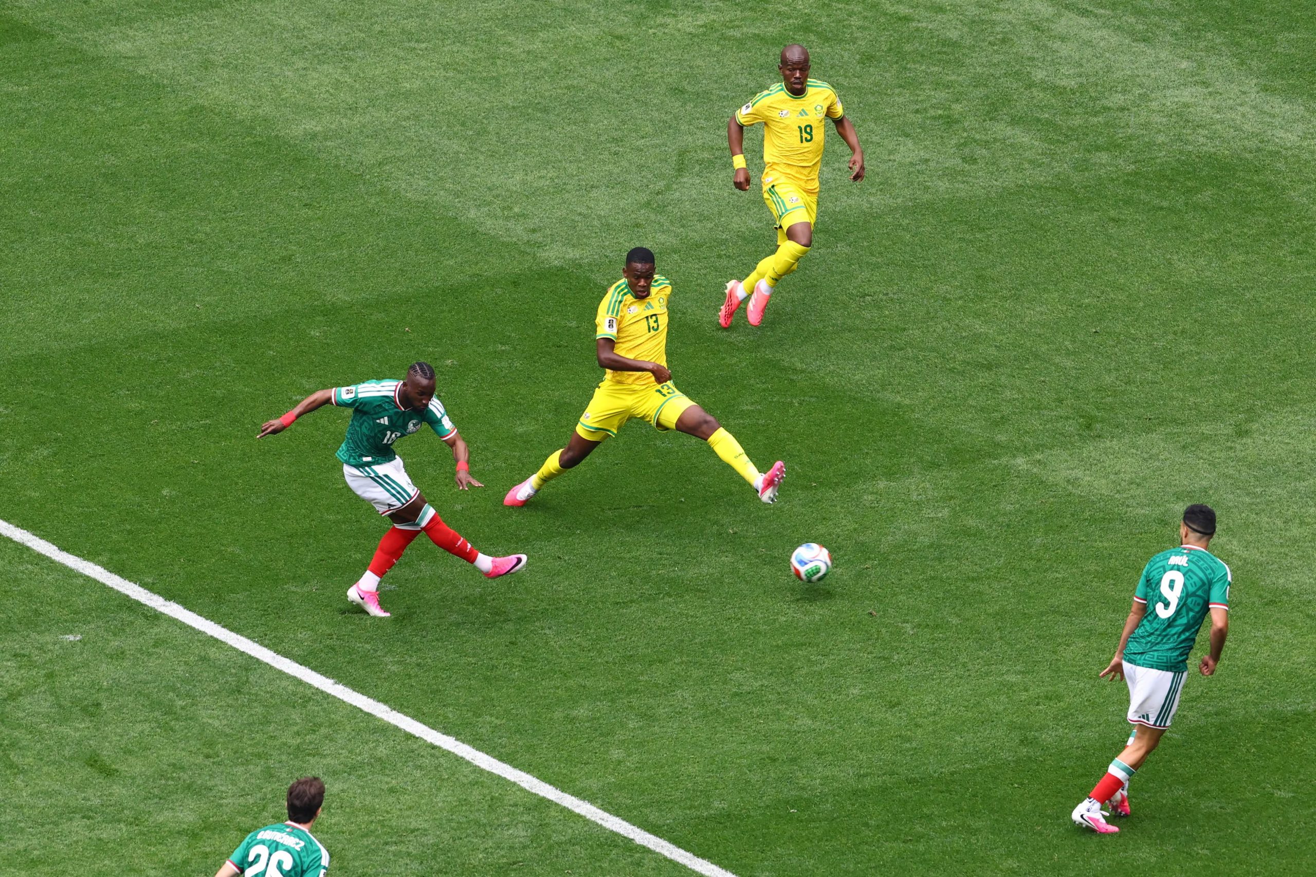 Soccer Football - FIFA World Cup 2026 - Group A - Mexico v South Africa - Estadio Azteca, Mexico City, Mexico - June 11, 2026 Mexico's Julian Quinones scores their first goal REUTERS/Raquel Cunha