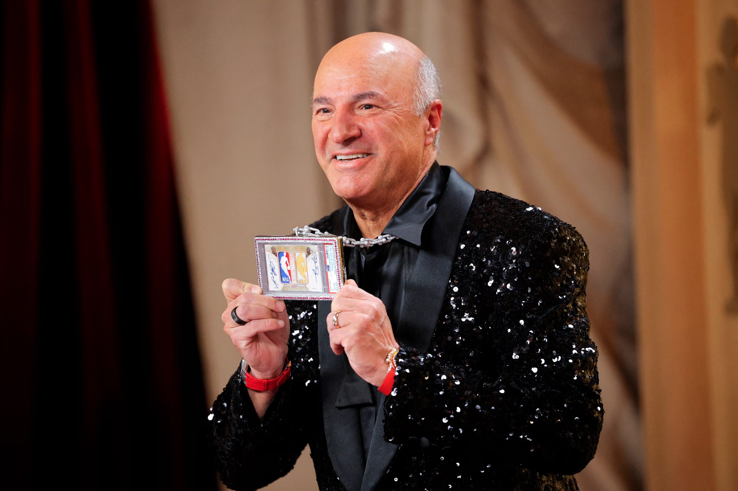 Kevin O'Leary limita el apoyo económico a sus hijos hasta que finalicen la universidad, asegurando que luego deberán valerse por sí mismos (REUTERS/Mike Blake)