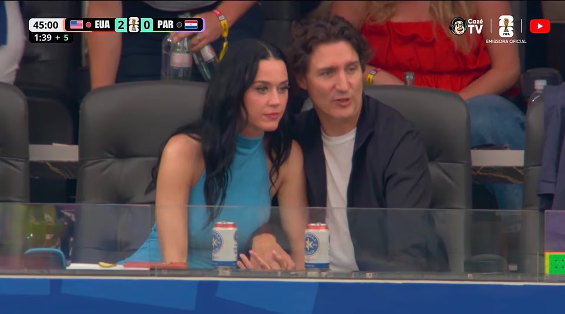 El exprimer ministro Justin Trudeau se ubicó junto a la cantante Katy Perry en una de las plateas