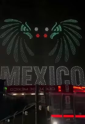 Show de drones sobre el Estadio Azteca en México. (Foto: X)