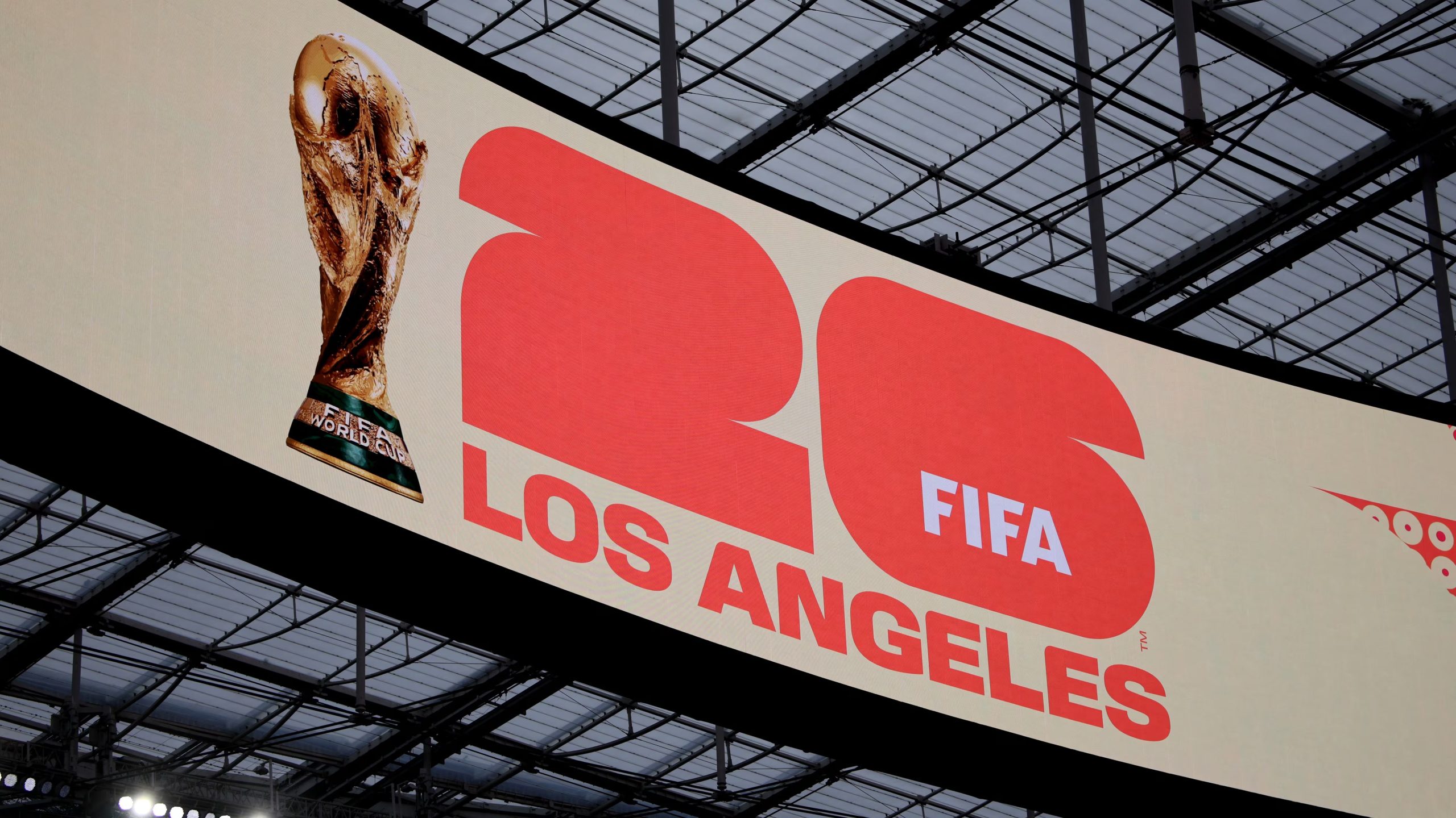 La FIFA comercializa paquetes de hospitalidad para el Mundial 2026 a través de On Location y distingue esa oferta de la entrada general por sus servicios y butacas preferenciales (REUTERS/Daniel Cole)