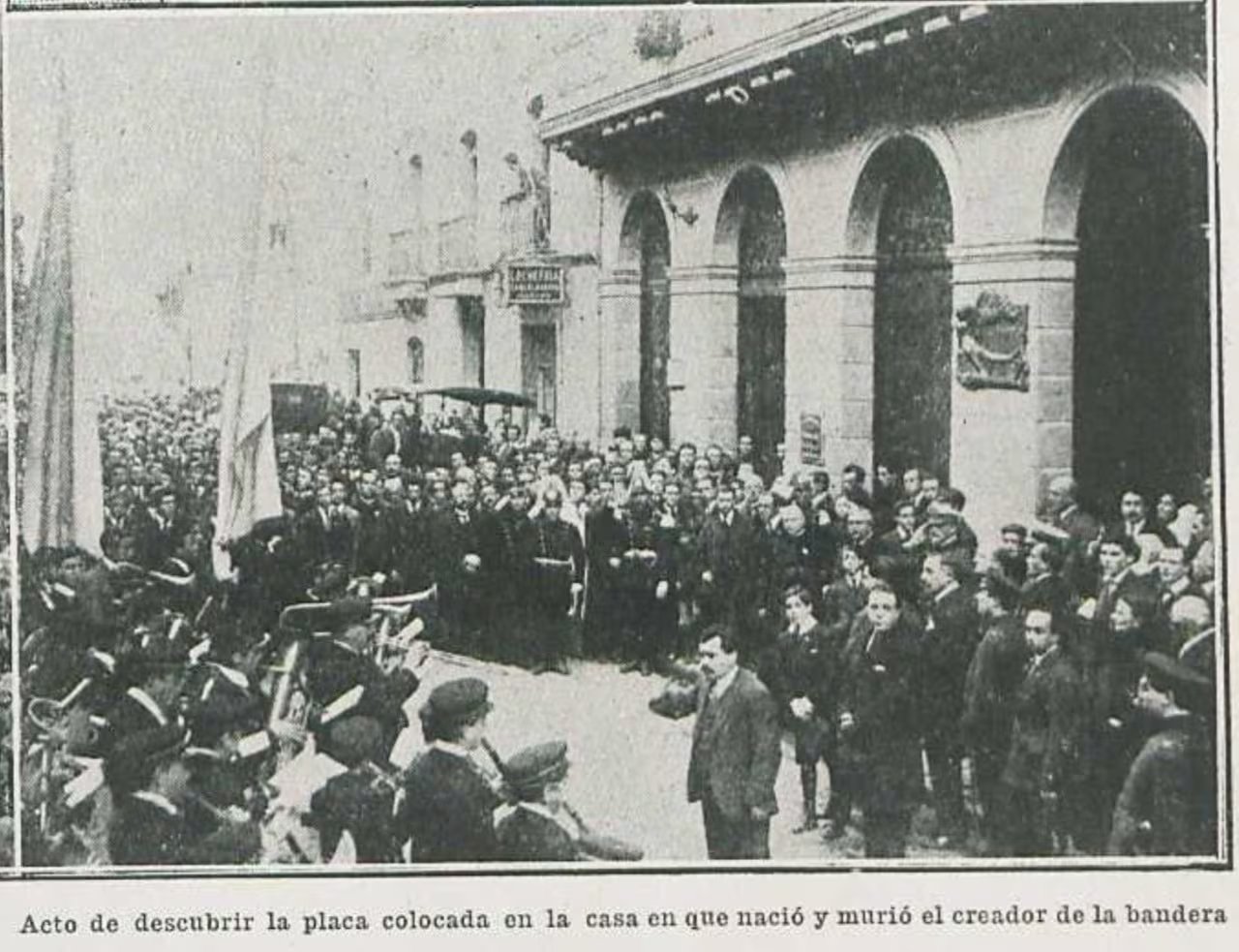 Acto en memoria de Belgrano, hecho frente al solar donde estaba ubicada su casa, donde había nacido y donde moriría