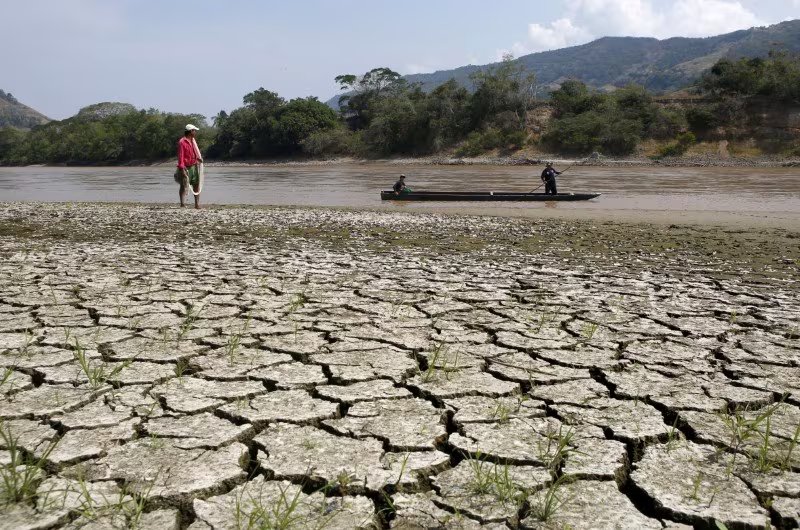 Servicios meteorológicos nacionales emiten pronósticos estacionales para anticipar impactos en agricultura, energía y gestión del agua (Reuters)