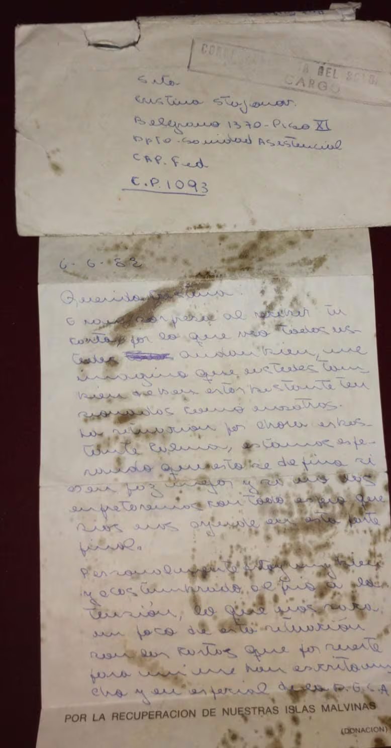 Una de las cartas que Ortiz intercambió con la que tiempo después se convertiría en su esposa