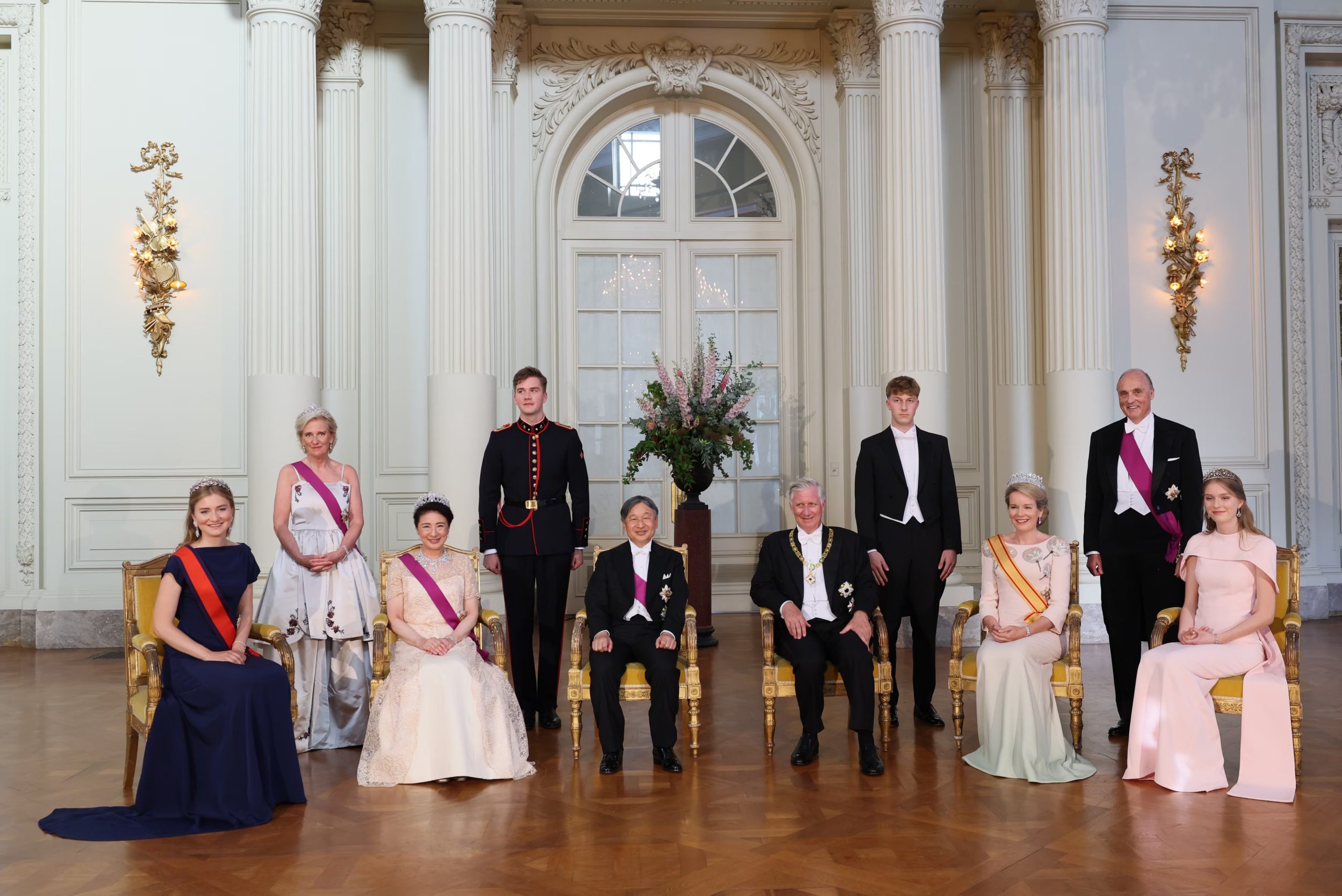 La princesa Elisabeth de Bélgica deslumbra en su debut ante los emperadores de Japón (Grosby)