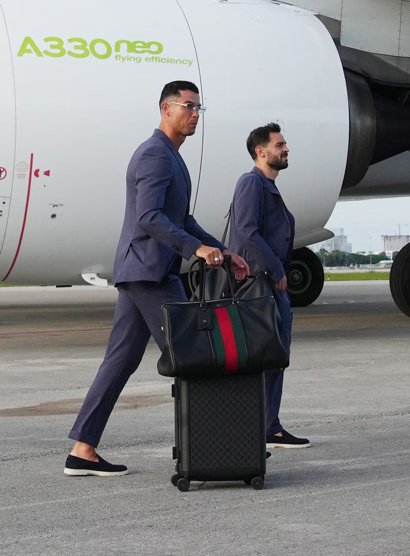 Ronaldo llegó bajo el sol de Florida mostrando el nuevo lujo silencioso de las élites deportivas Reuters/Jim Rassol