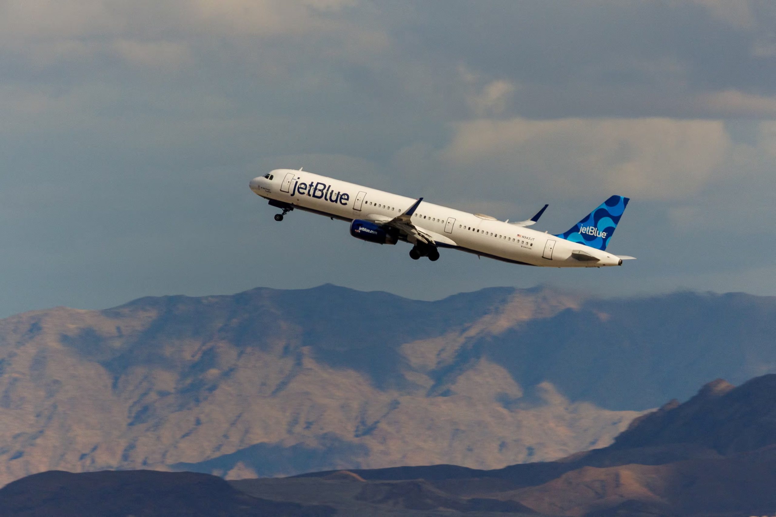 El incidente ocurrió alrededor de las 7:15, cuando el avión de JetBlue hacía la aproximación final al Aeropuerto Internacional John F. Kennedy (REUTERS/Mike Blake/File Photo)