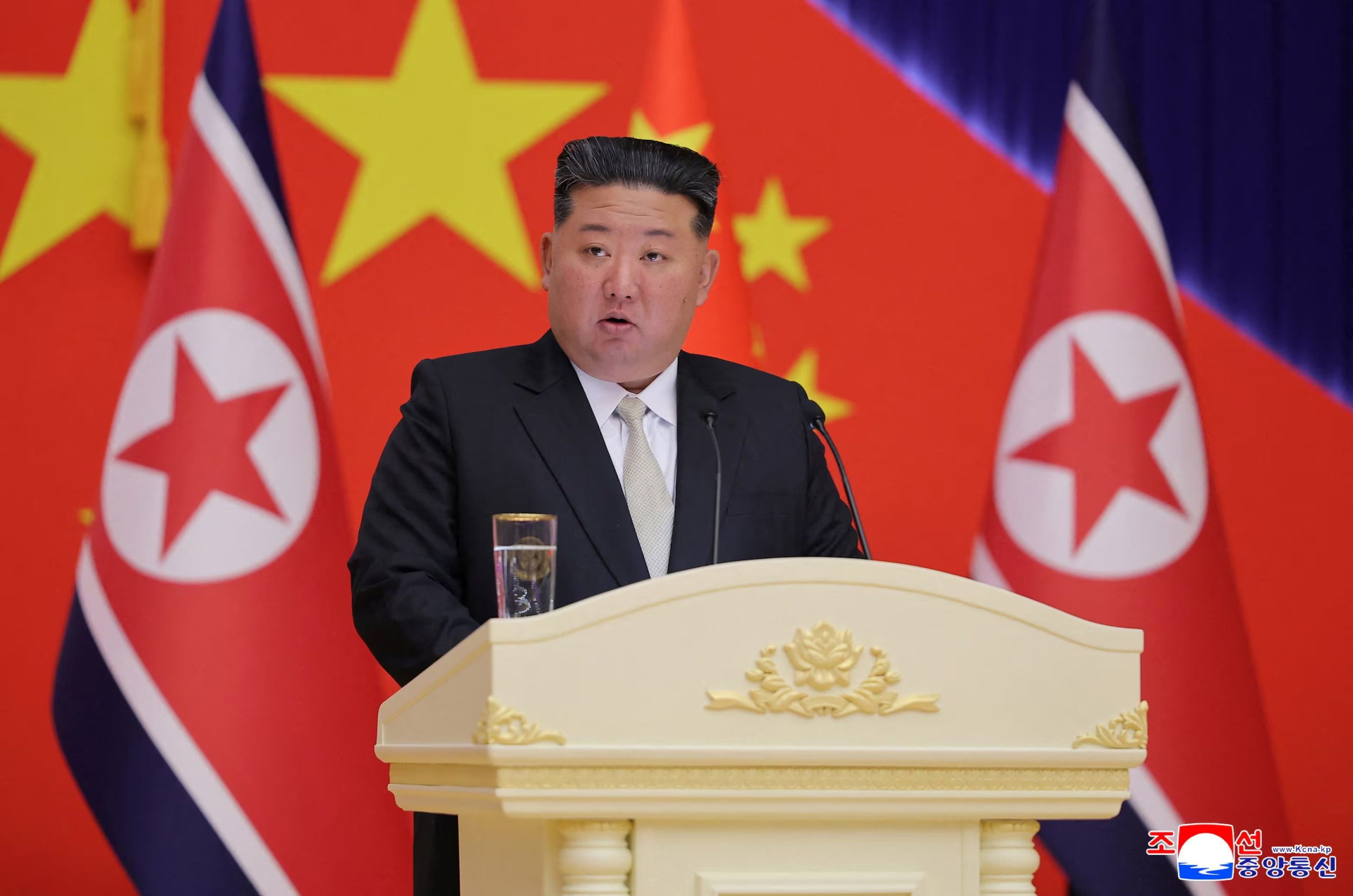 El dictador Kim Jong-un definió el programa nuclear norcoreano como “línea de no retirada” (REUTERS)