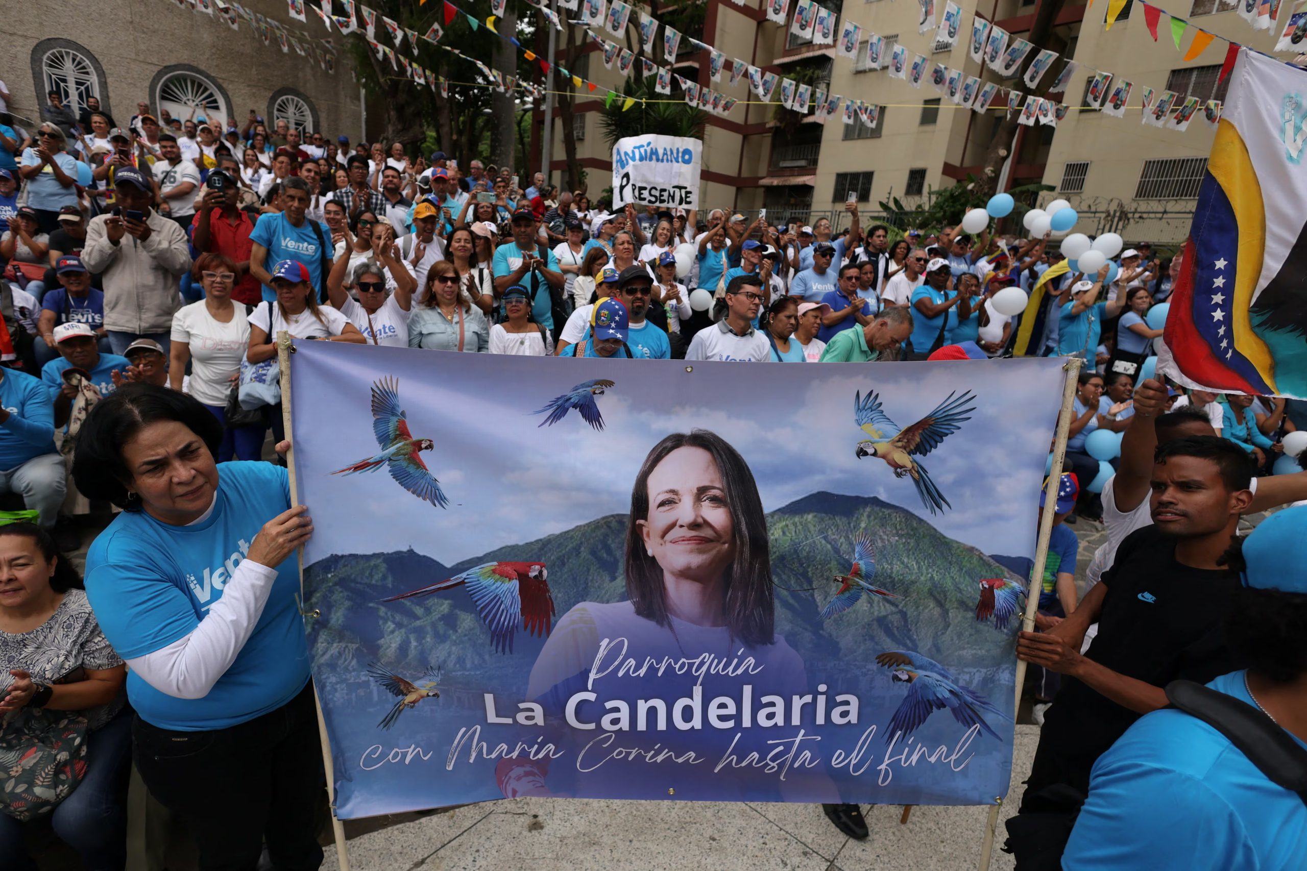 Los venezolanos aguardan por la llegada de María Corina Machado al país (REUTERS/Leonardo Fernandez Viloria)