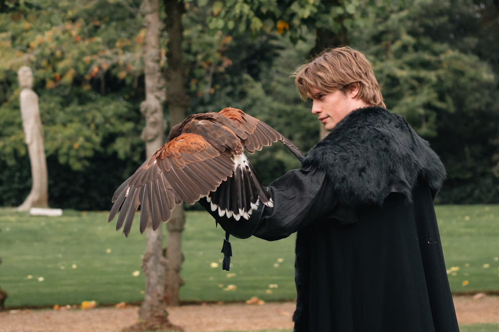 La película, dirigida por Julia Jackman, adapta la novela gráfica de Isabel Greenberg y reinterpreta el clásico Las Mil y Una Noches. (BF Paris)
