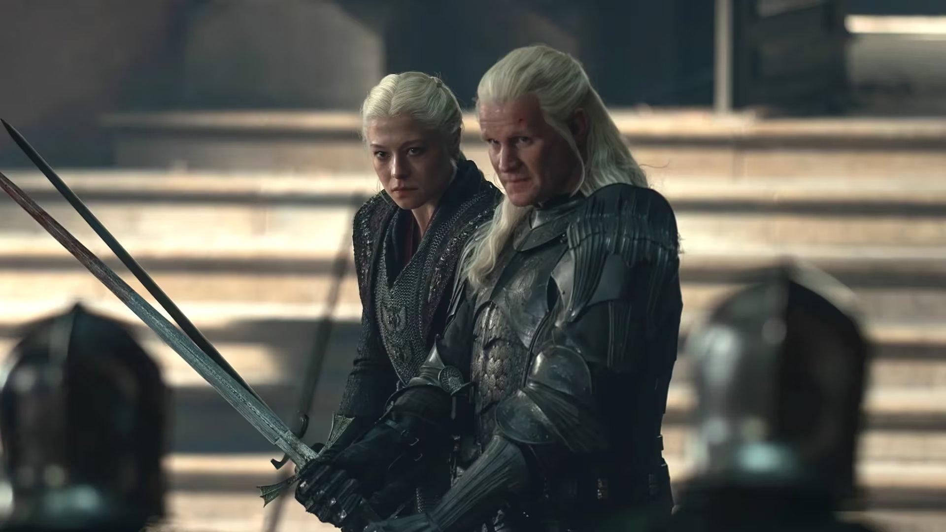 Tras la pérdida de Jace, Rhaenyra y Daemon vuelan a Desembarco del Rey para reclamar el Trono de Hierro, mientras Alicent ordena una resistencia limitada en el palacio (HBO Max)