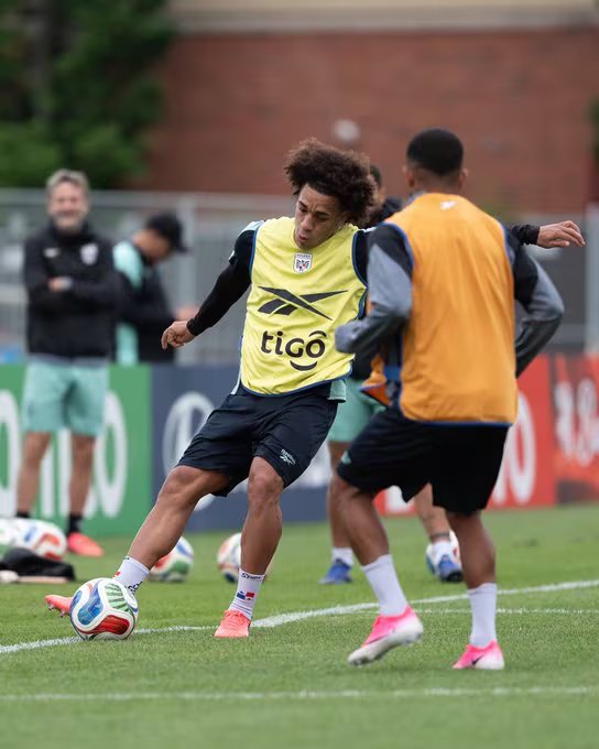 El cuerpo médico monitorea a jugadores con molestias, como Adalberto Carrasquilla, para llegar en condiciones a la segunda fecha. (X/ @fepafut)