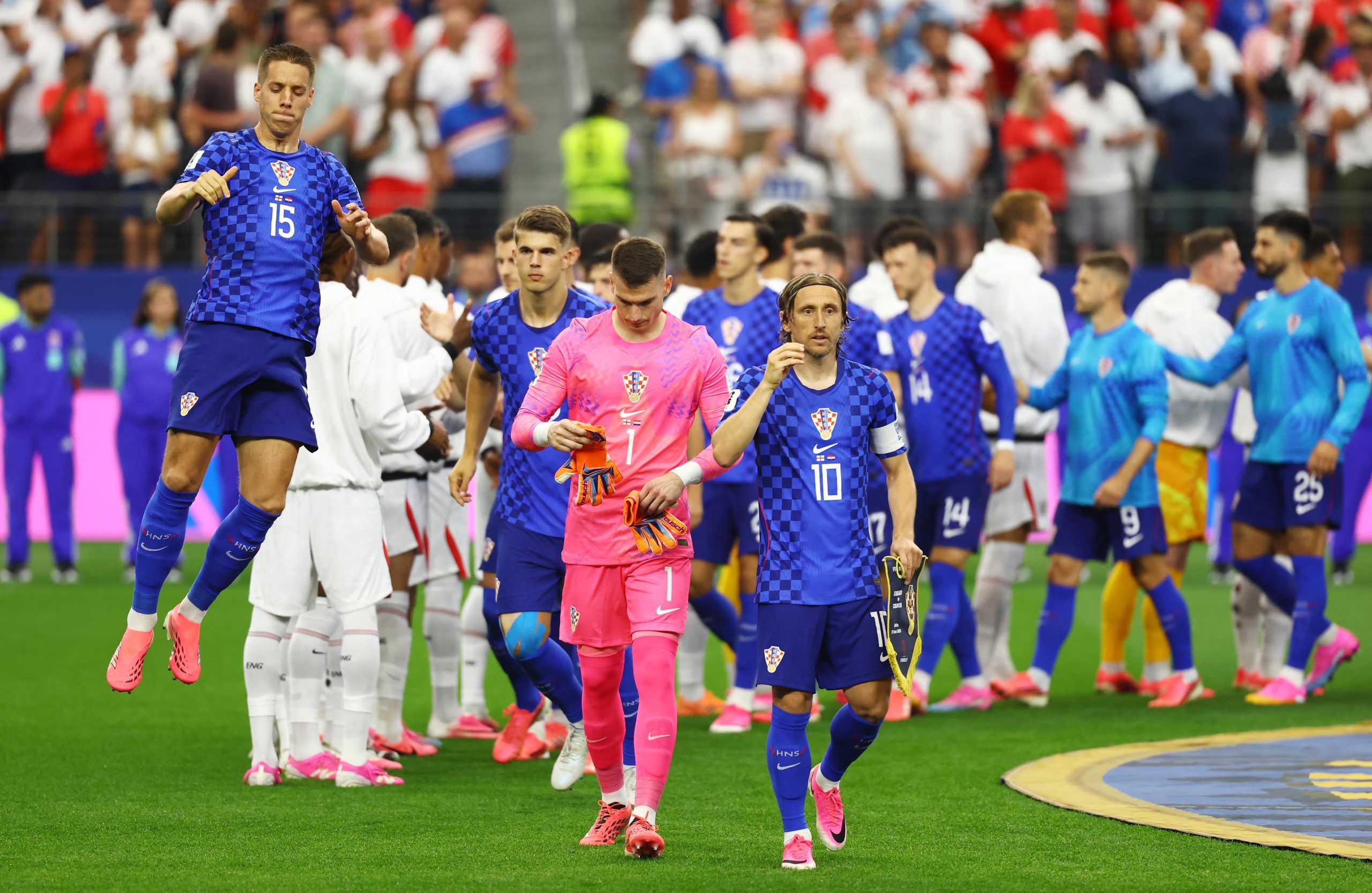 Los croatas llegan con Luka Modric como su máximo referente y tras caer 4-2 ante Inglaterra. REUTERS/Kai Pfaffenbach